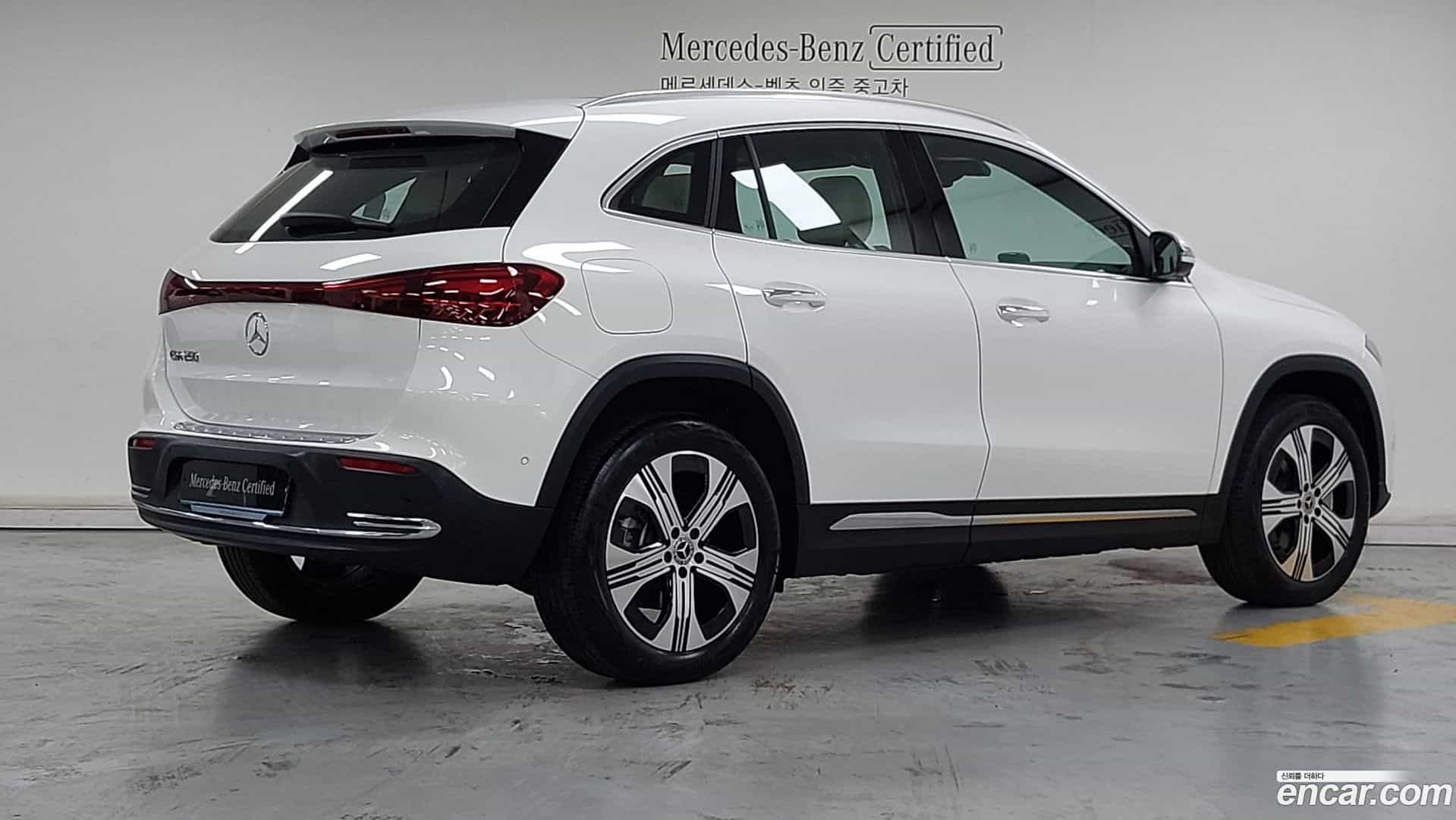 EQA Mercedes-Benz 2025.8-OUTER-002