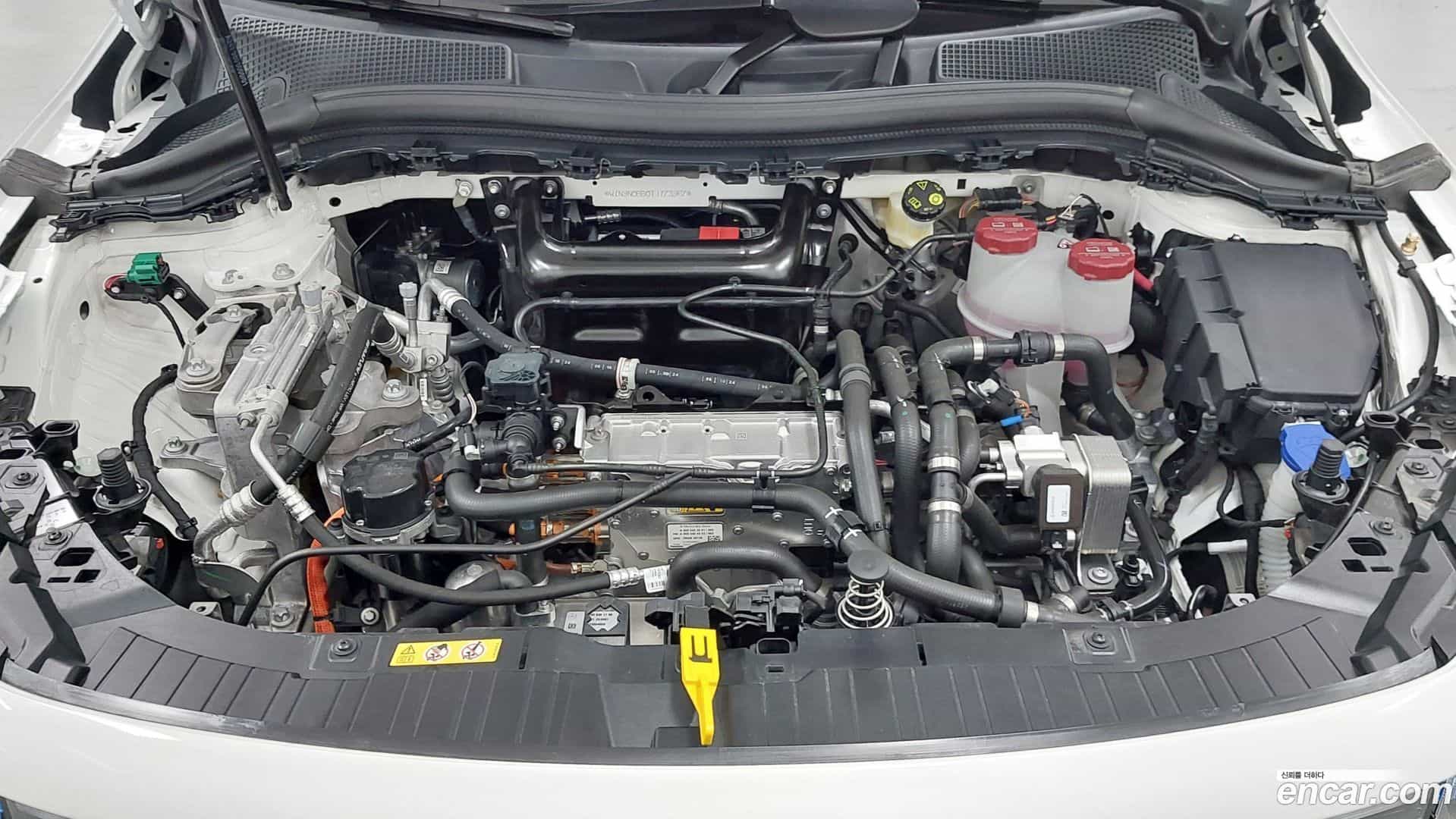 EQA Mercedes-Benz 2025.8-OUTER-006