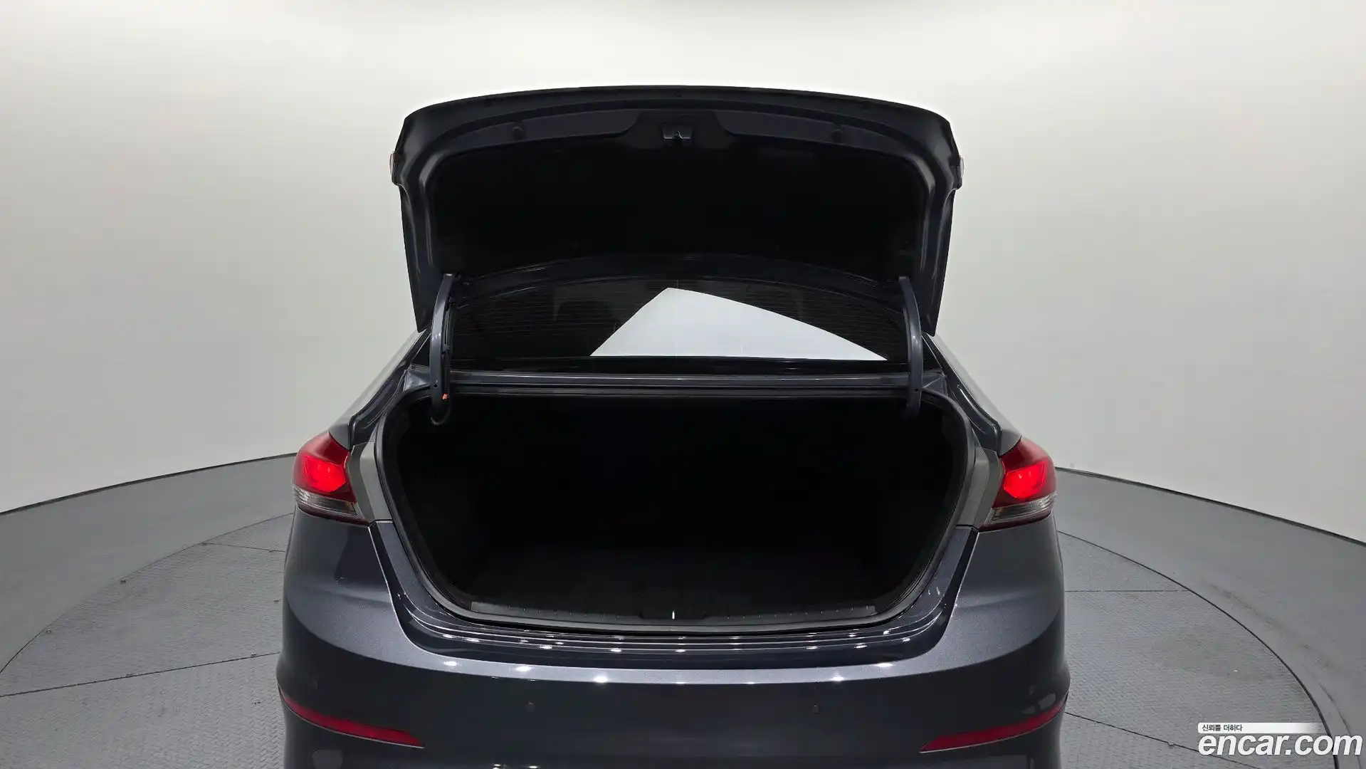 AVANTE Hyundai 2017.3-OPTION-024