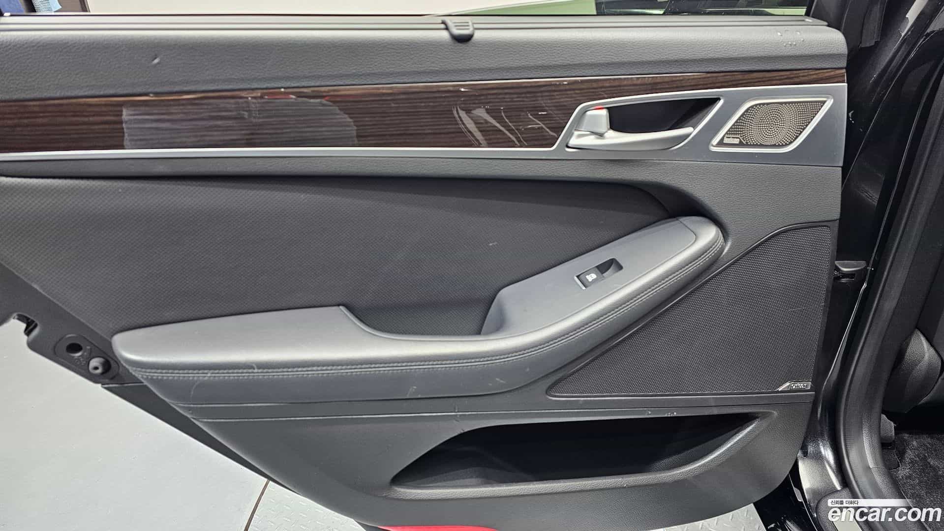 G80 Genesis 2016.7-INNER-035