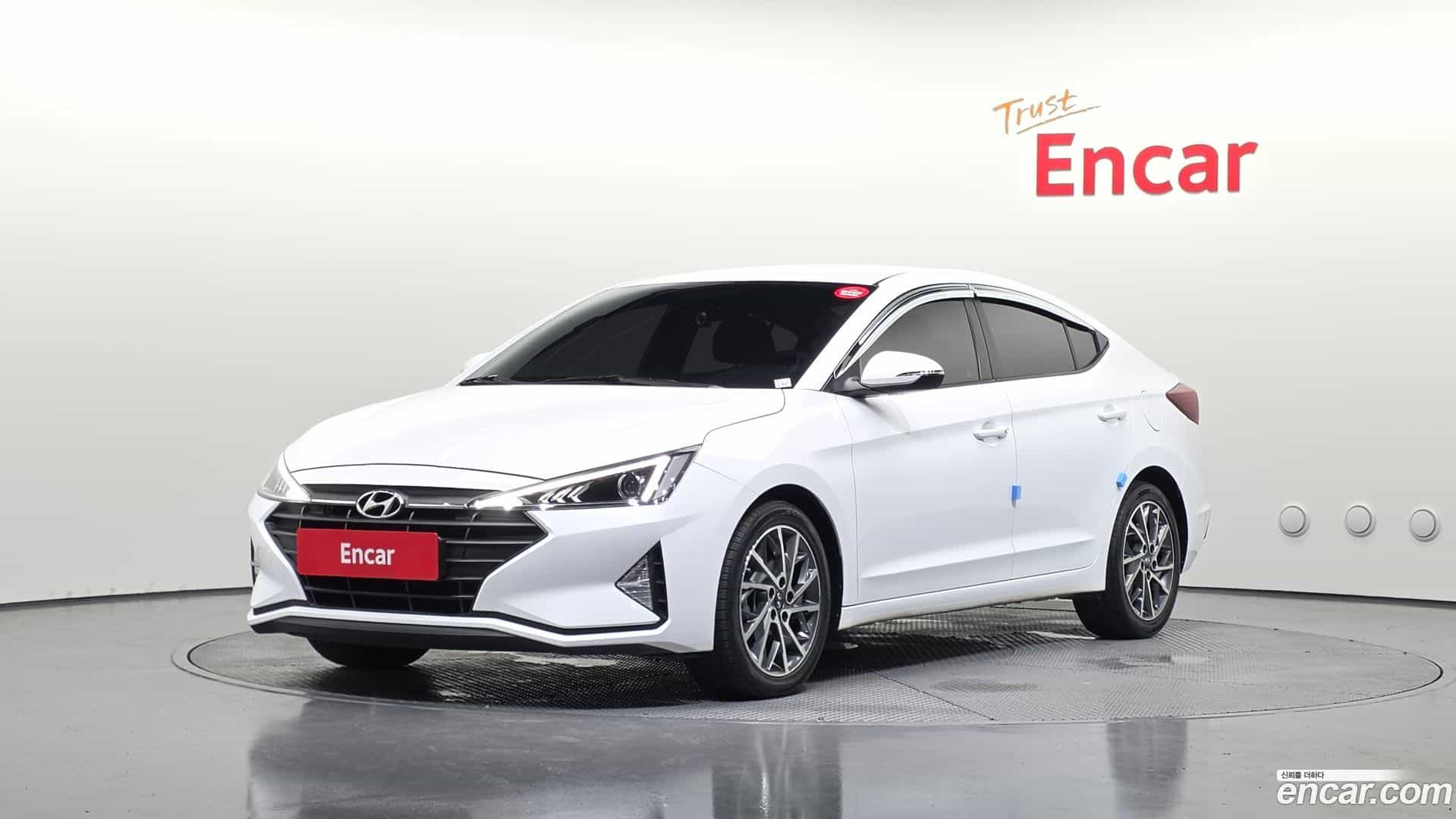 AVANTE Hyundai 2019.6-OUTER-001