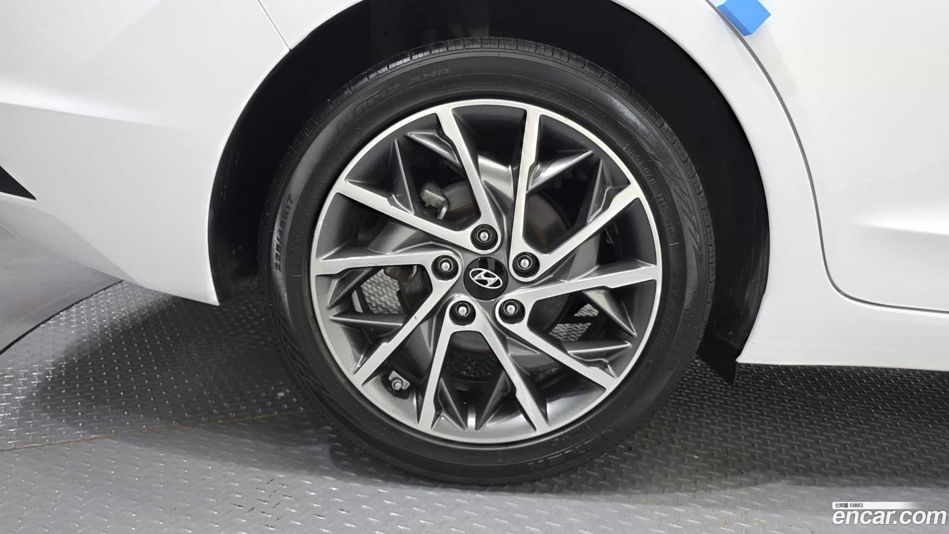 AVANTE Hyundai 2019.6-OUTER-005