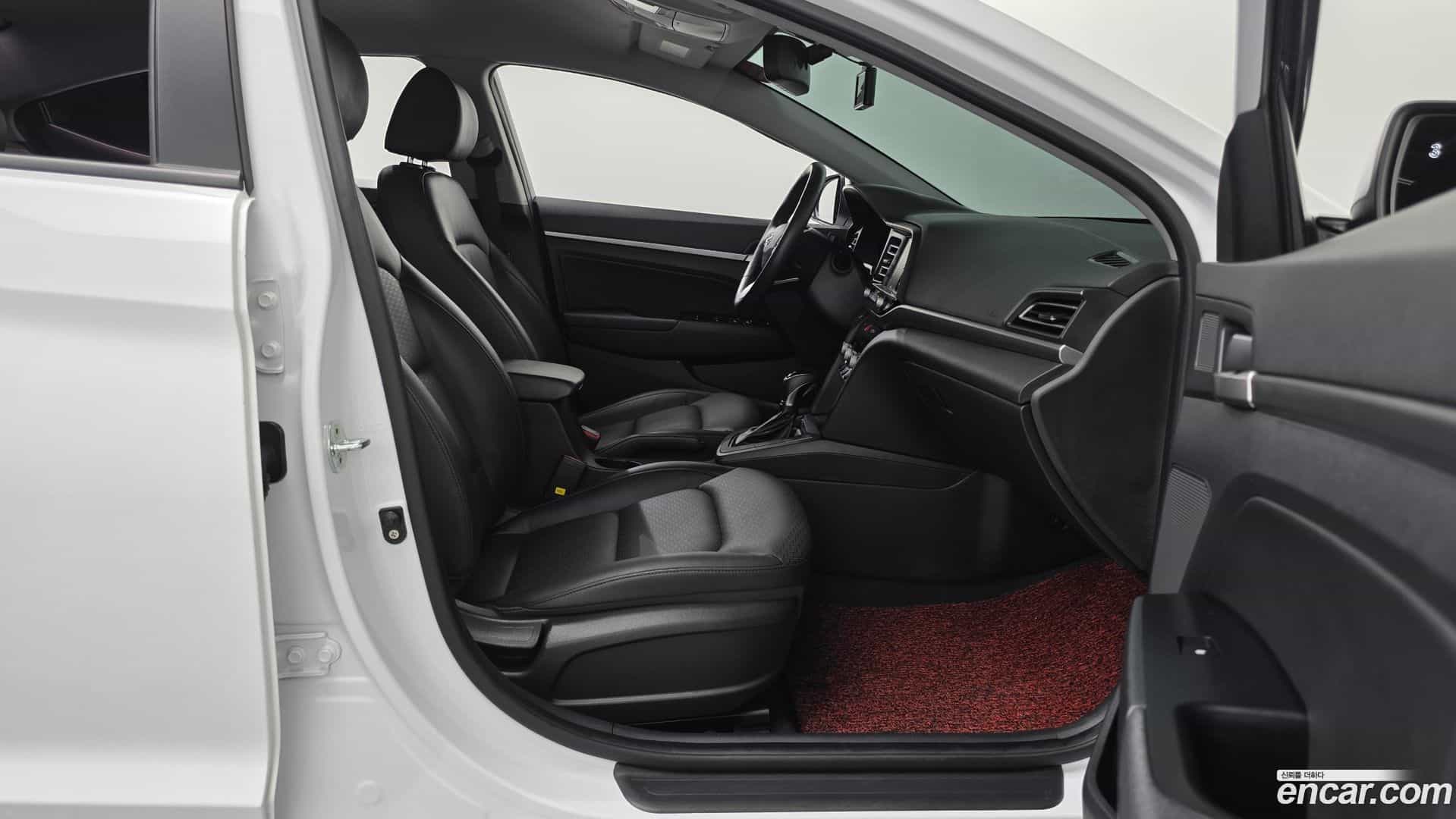 AVANTE Hyundai 2019.6-OPTION-015