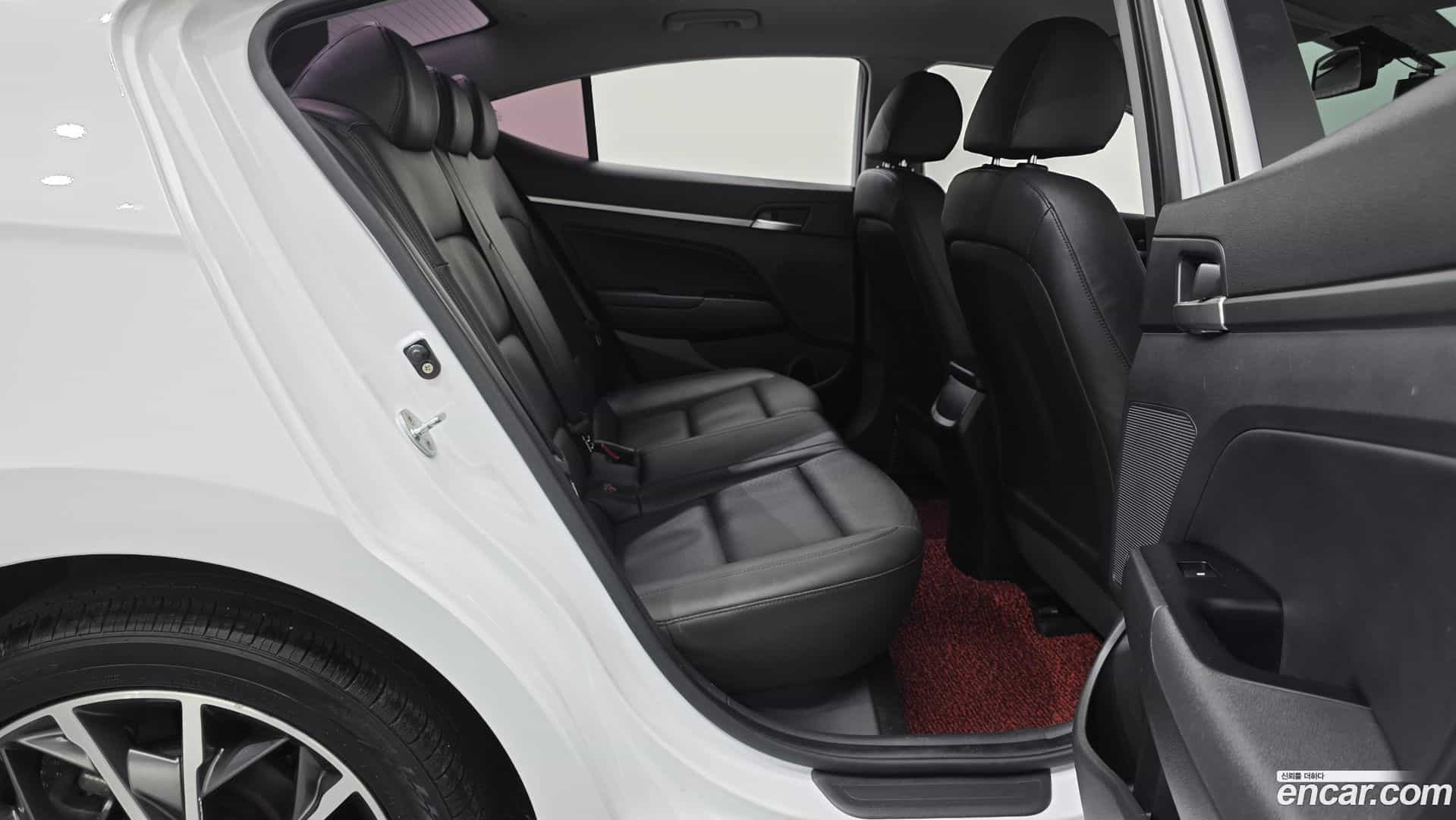 AVANTE Hyundai 2019.6-OPTION-016