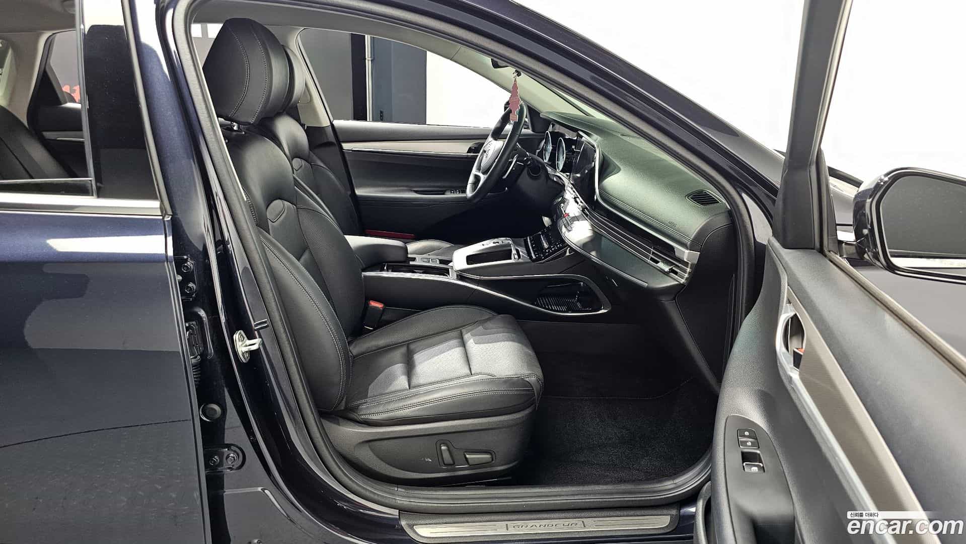 Grandeur Hyundai 2020.3-INNER-036