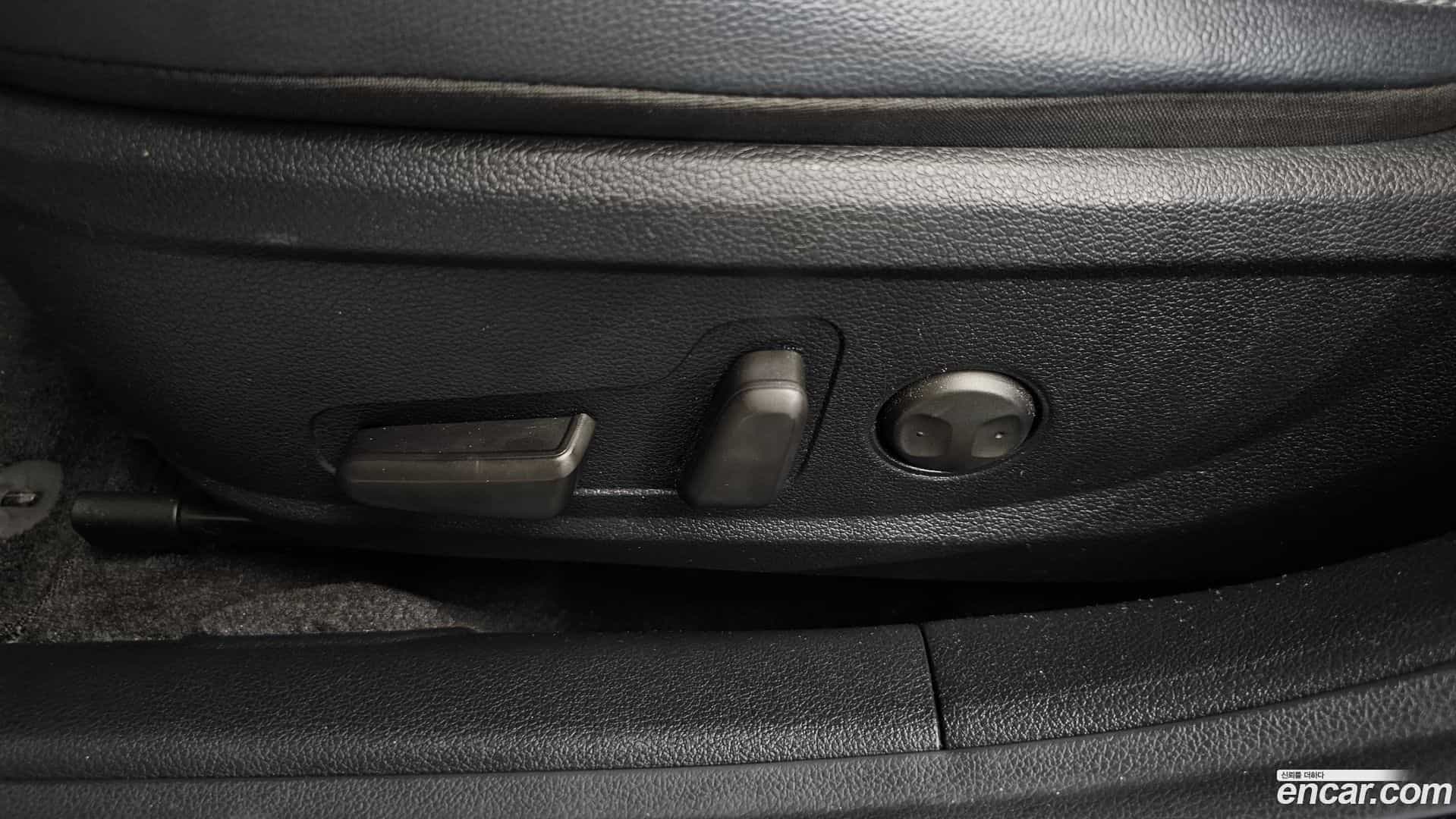 Grandeur Hyundai 2020.3-OPTION-044