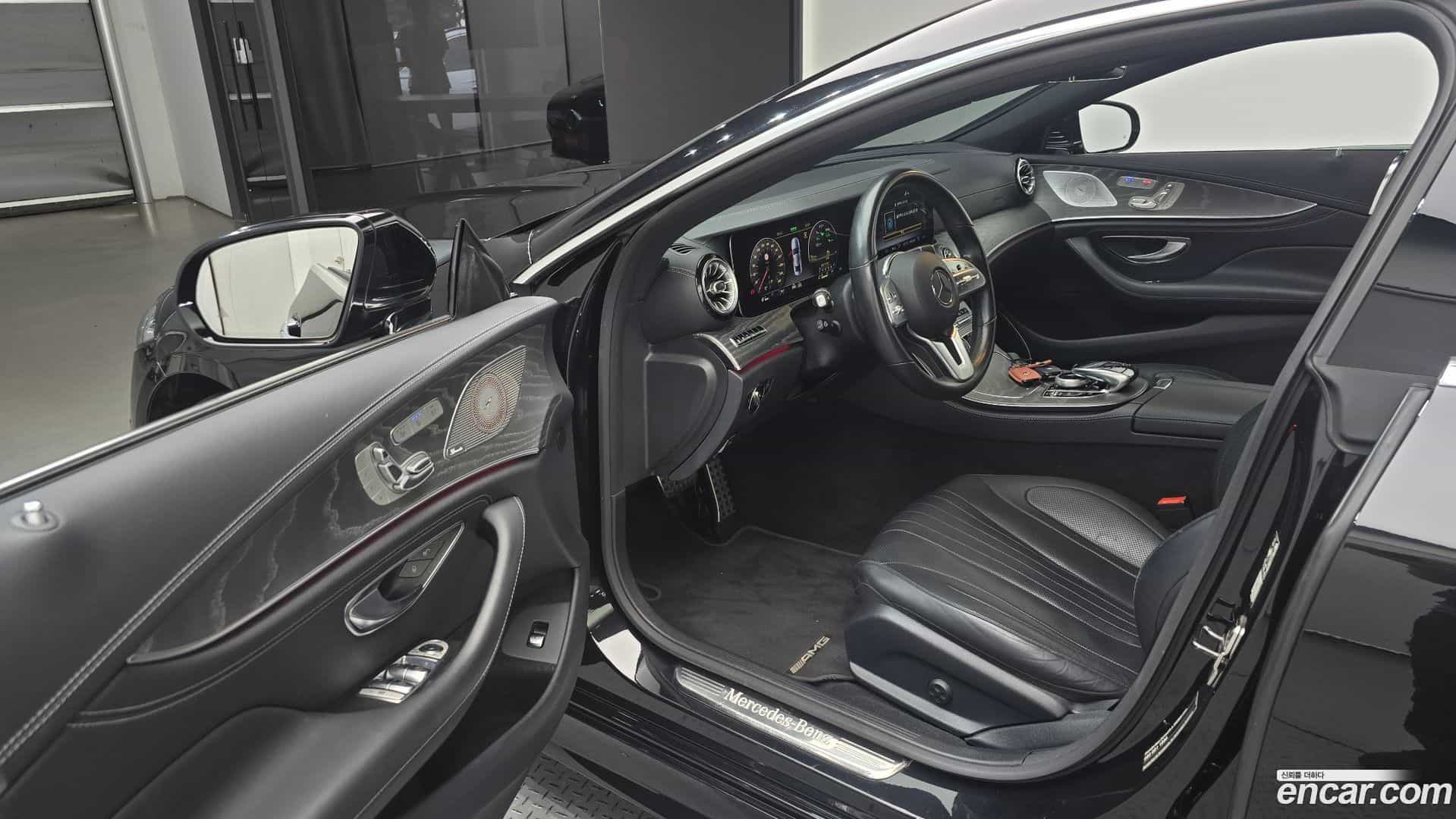 CLS-Class Mercedes-Benz 2020.4-INNER-010