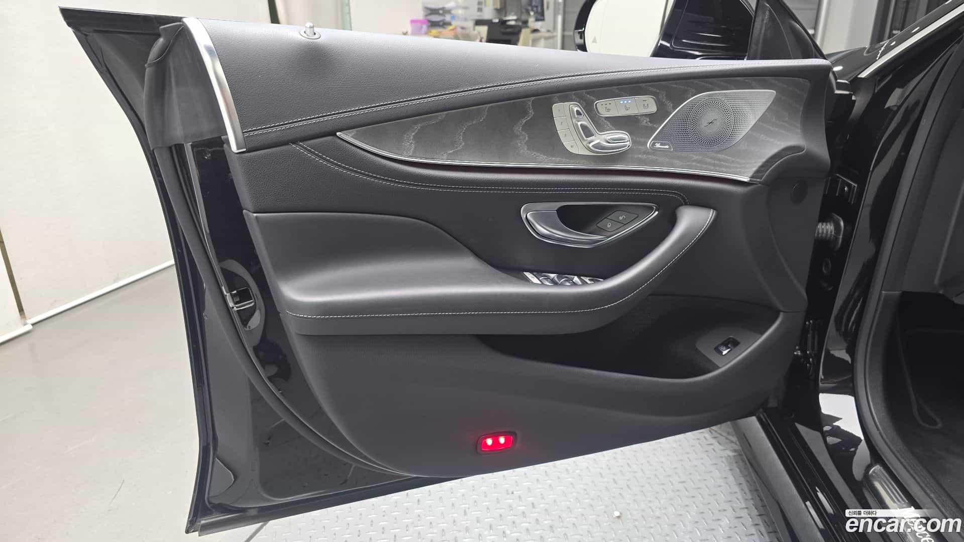 CLS-Class Mercedes-Benz 2020.4-INNER-034