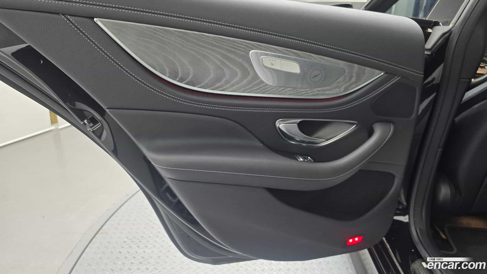 CLS-Class Mercedes-Benz 2020.4-INNER-035