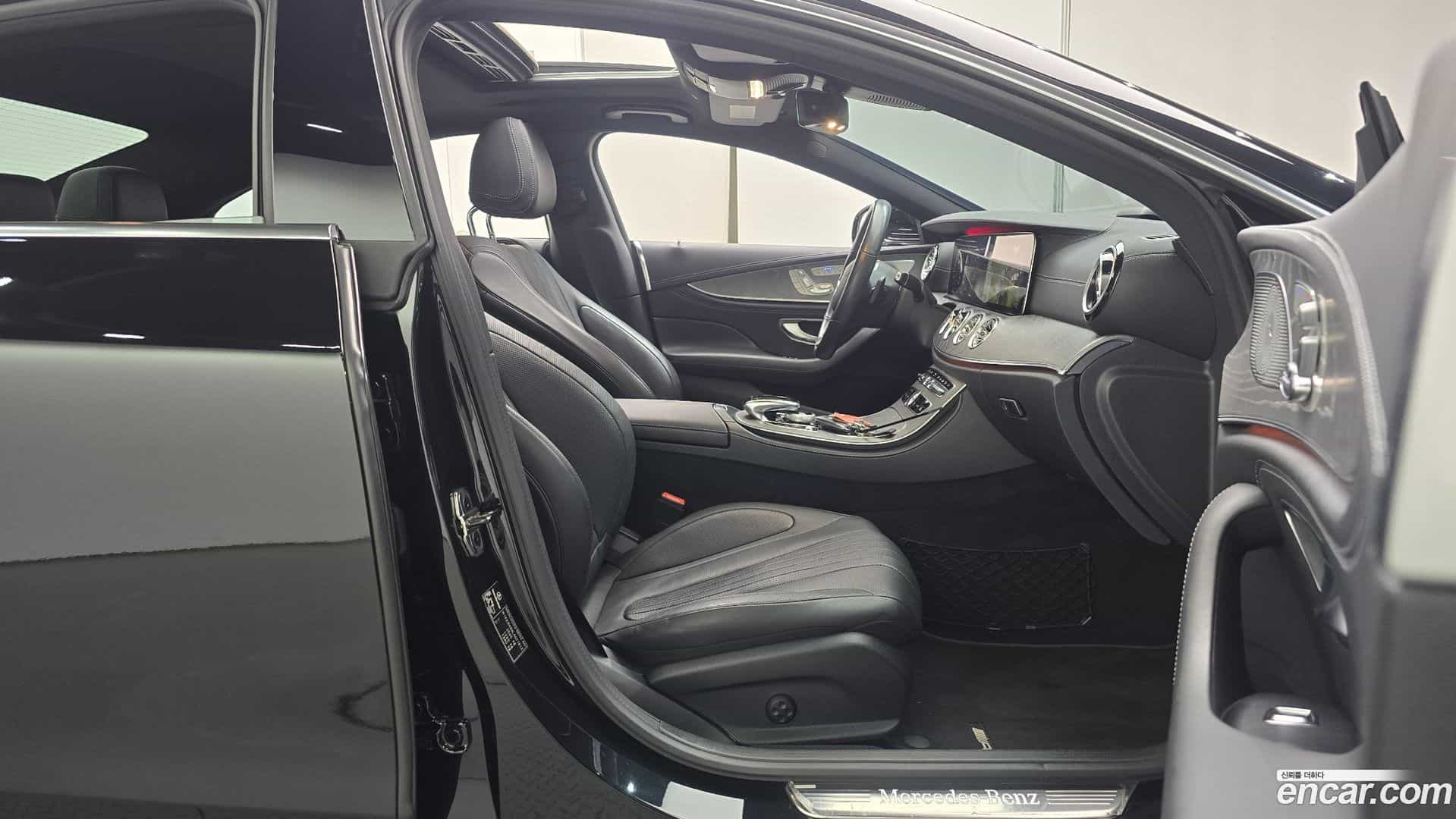 CLS-Class Mercedes-Benz 2020.4-INNER-036