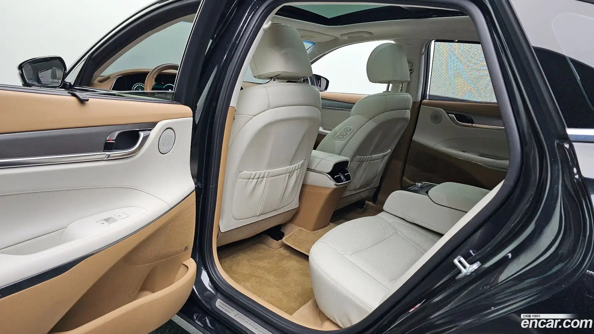 Grandeur Hyundai 2021.4-OPTION-015