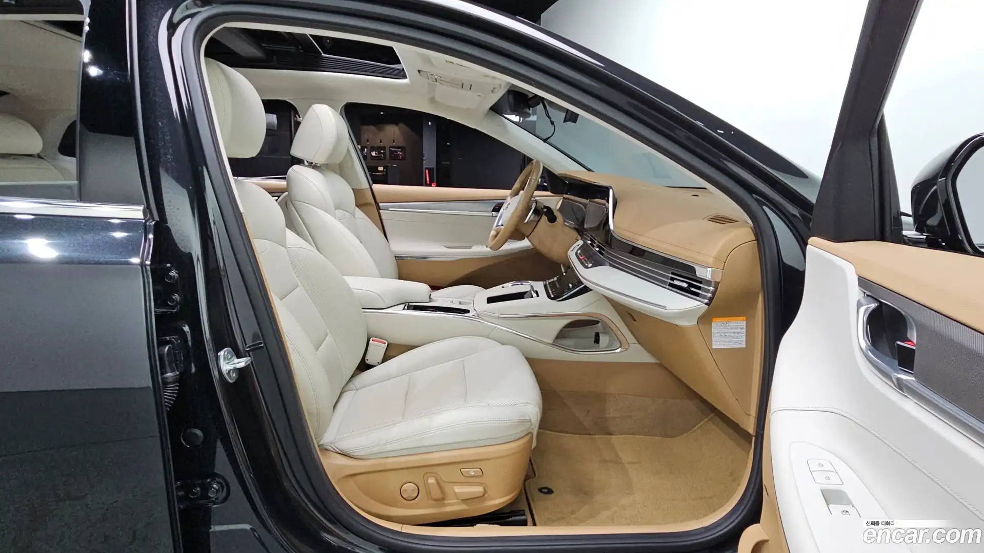 Grandeur Hyundai 2021.4-OPTION-016