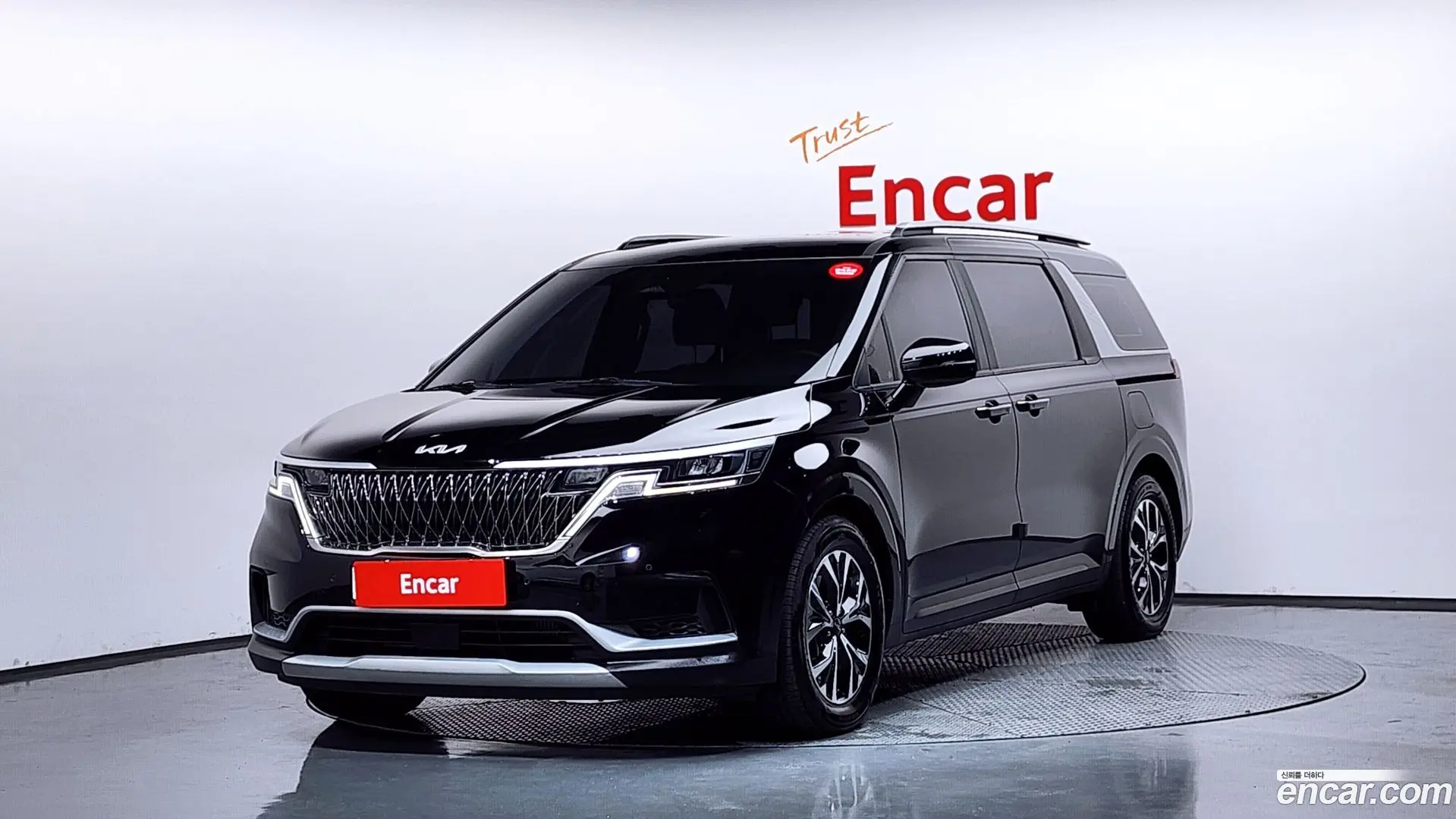 Main__Slider__Photo:Canival Kia 2023.4-0