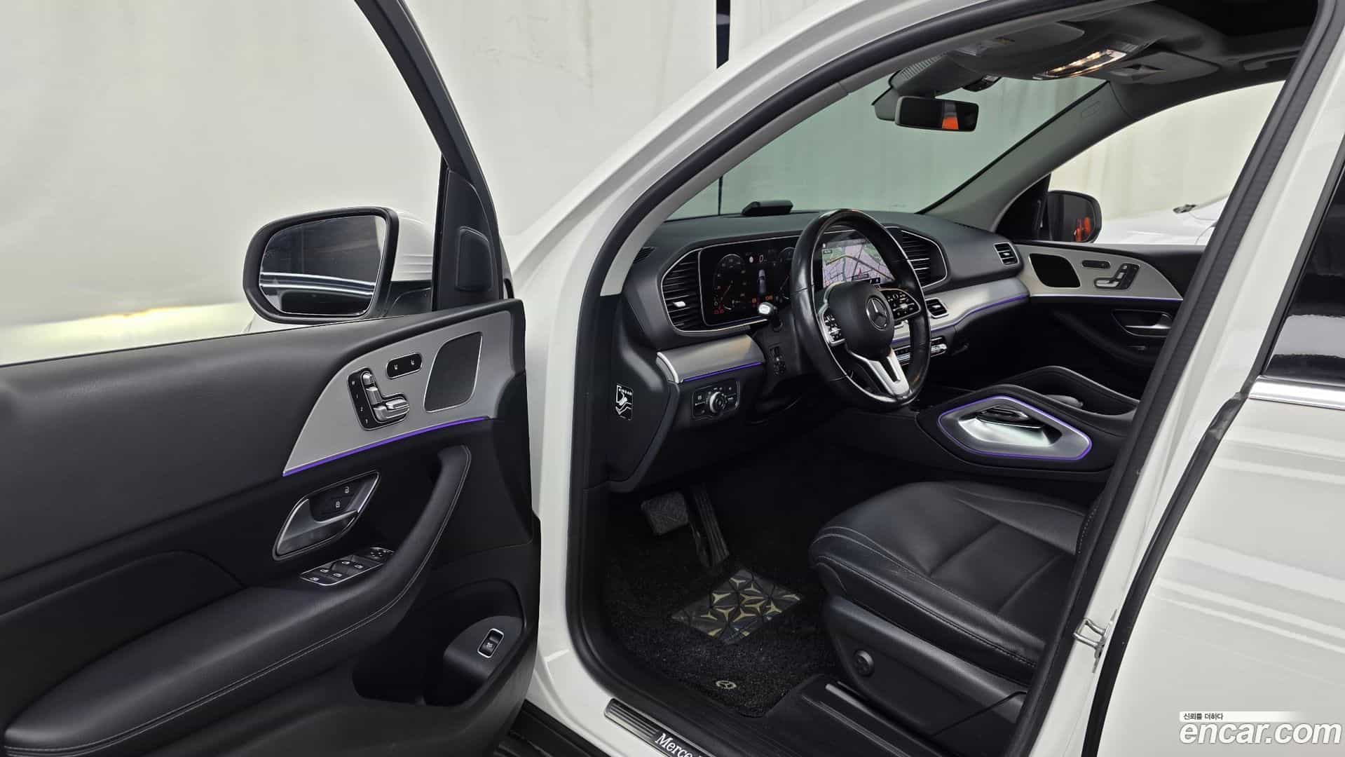 GLE-Class Mercedes-Benz 2020.7-INNER-010