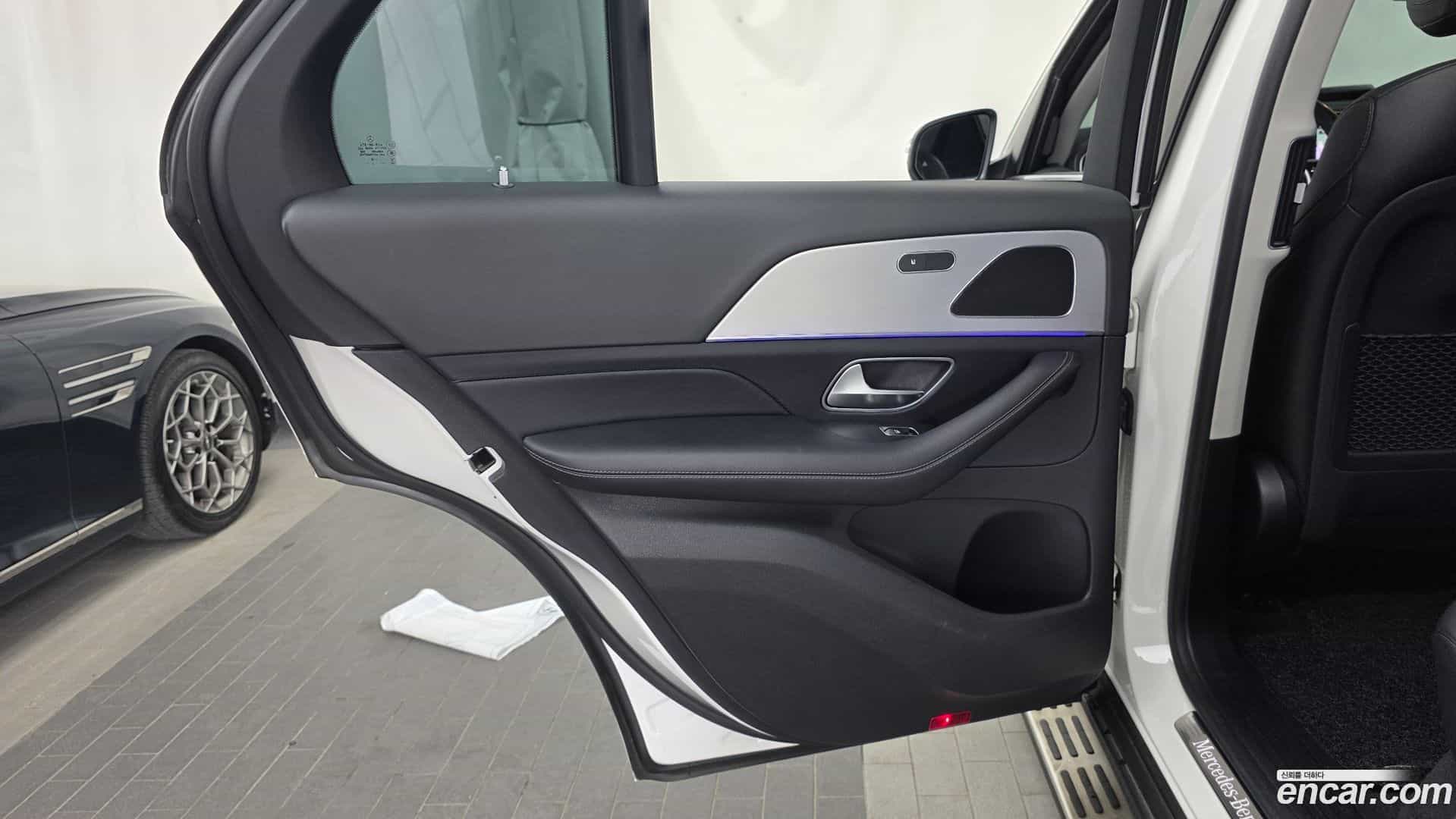 GLE-Class Mercedes-Benz 2020.7-INNER-035