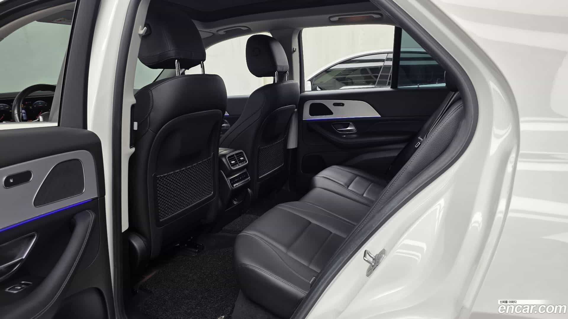 GLE-Class Mercedes-Benz 2020.7-INNER-036