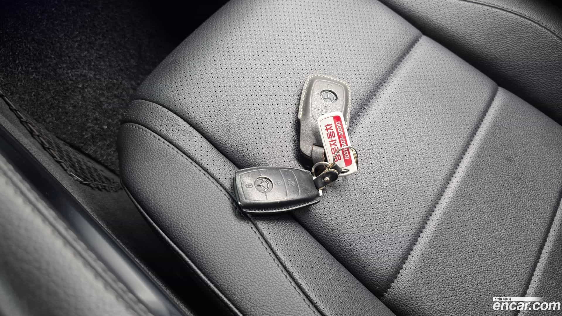GLE-Class Mercedes-Benz 2020.7-OPTION-048