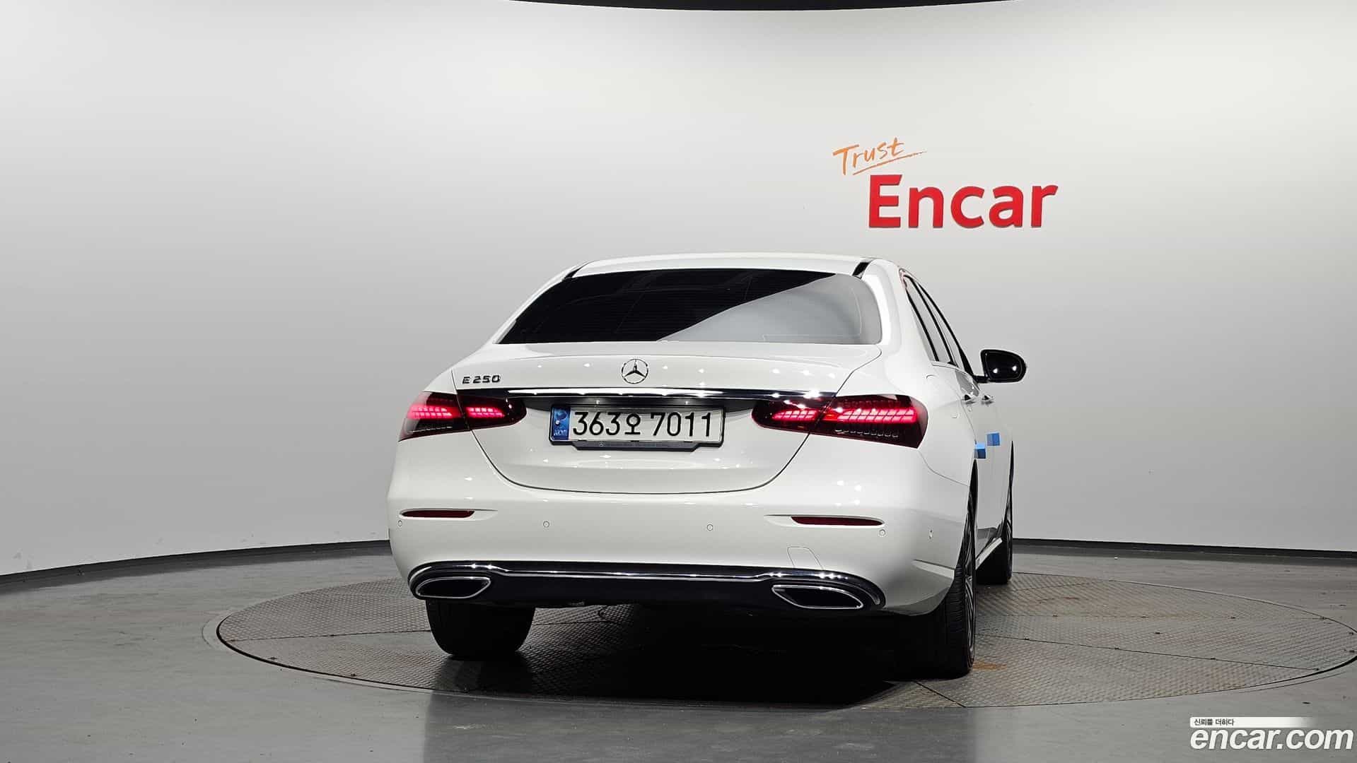E-Class Mercedes-Benz 2020.11-OUTER-004