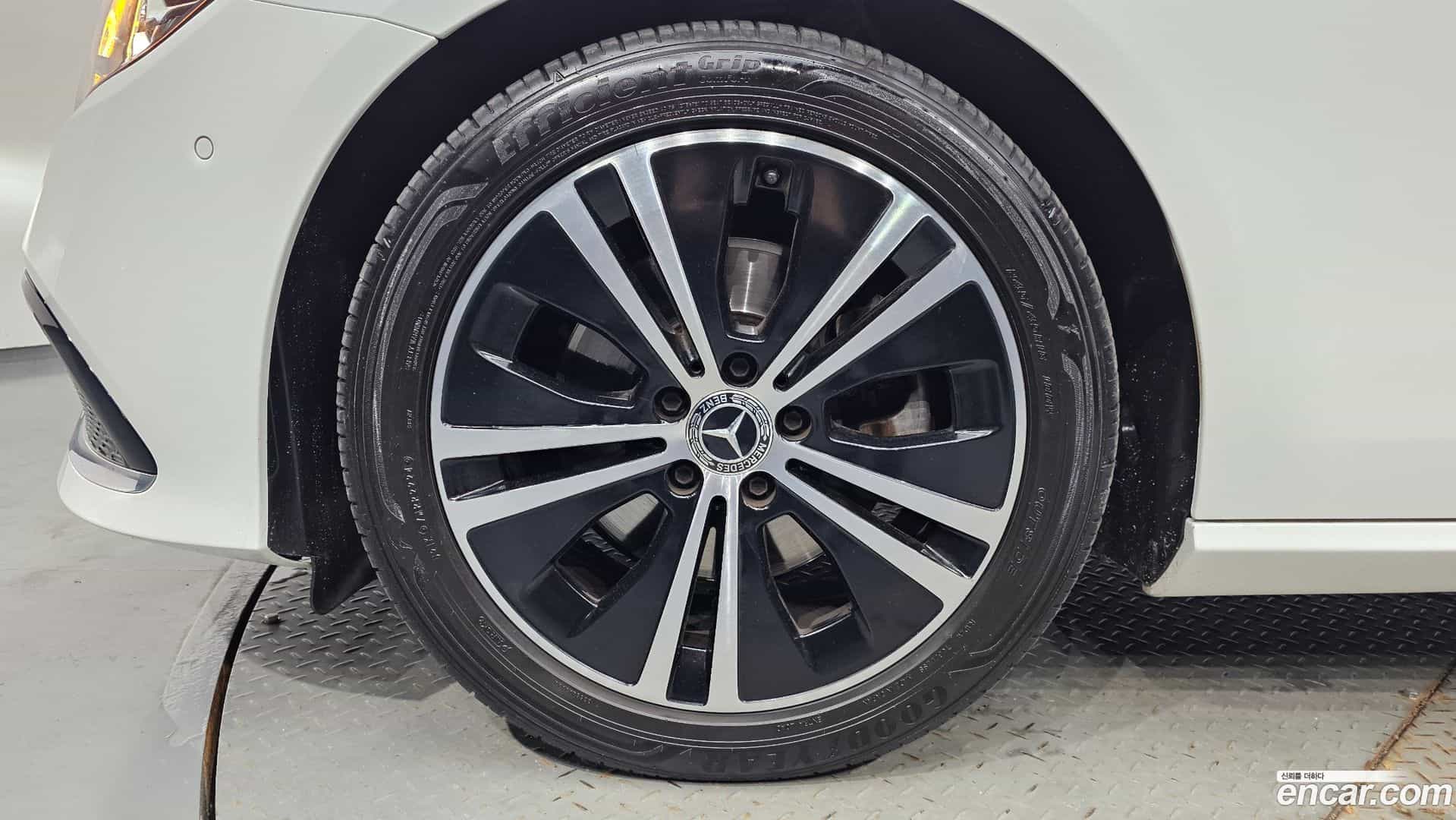 E-Class Mercedes-Benz 2020.11-OUTER-005