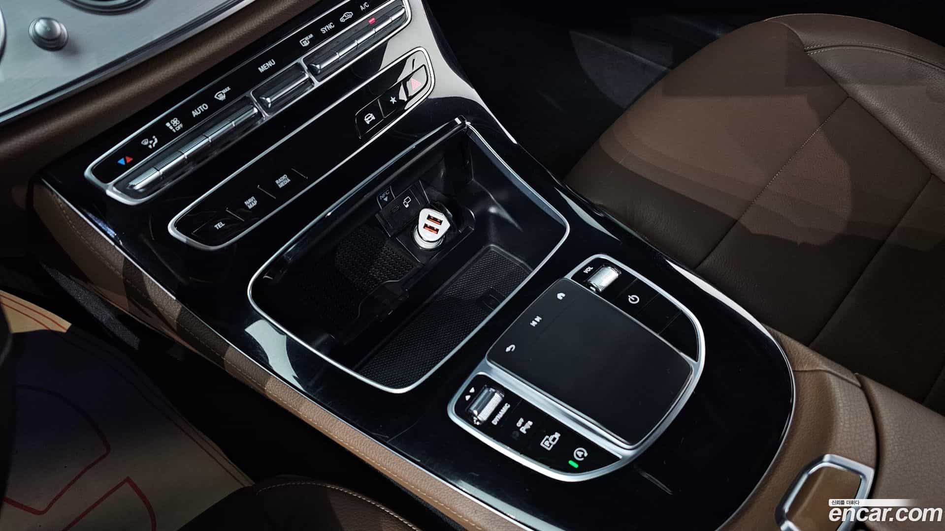 E-Class Mercedes-Benz 2020.11-INNER-009