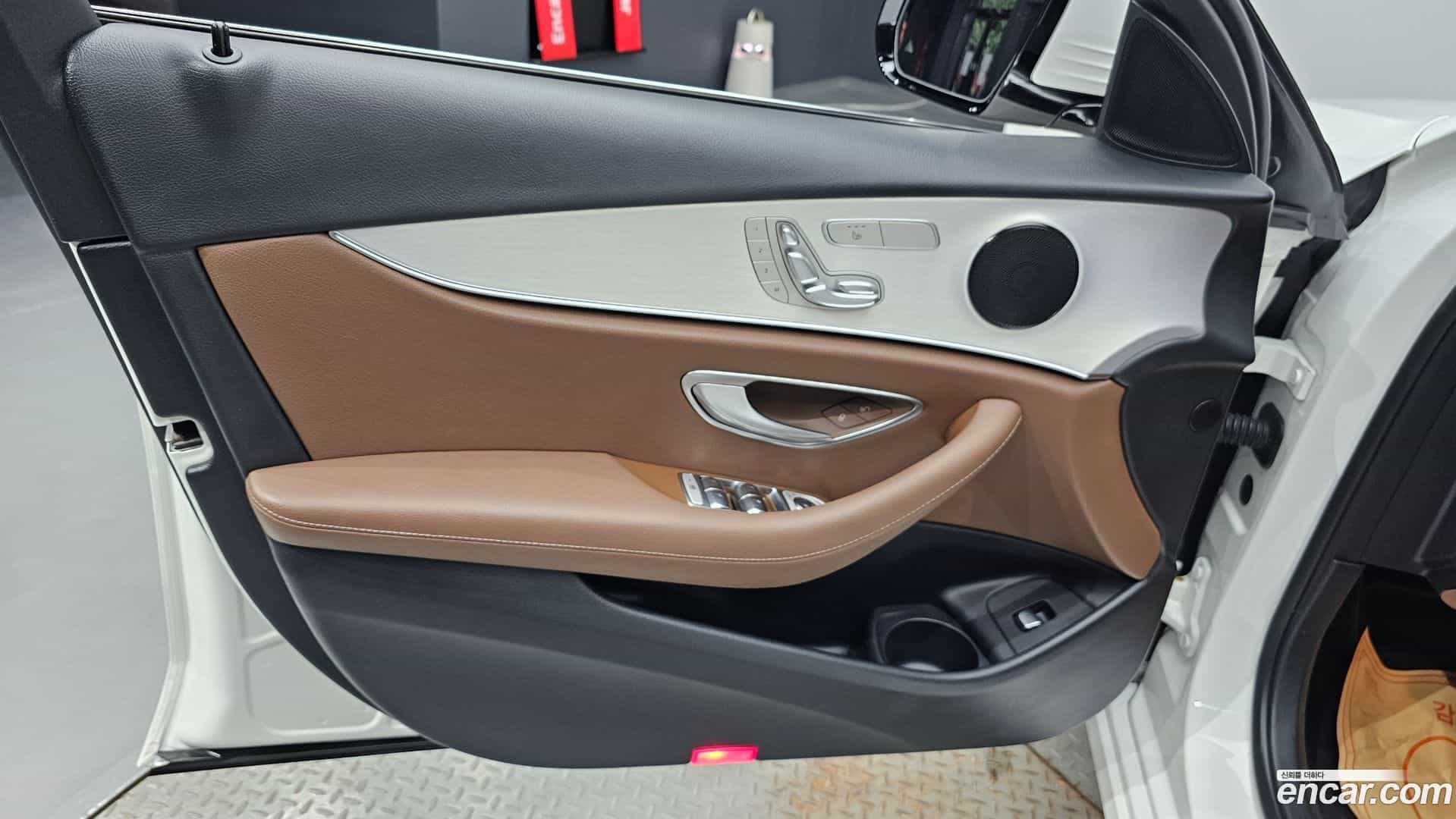 E-Class Mercedes-Benz 2020.11-INNER-034