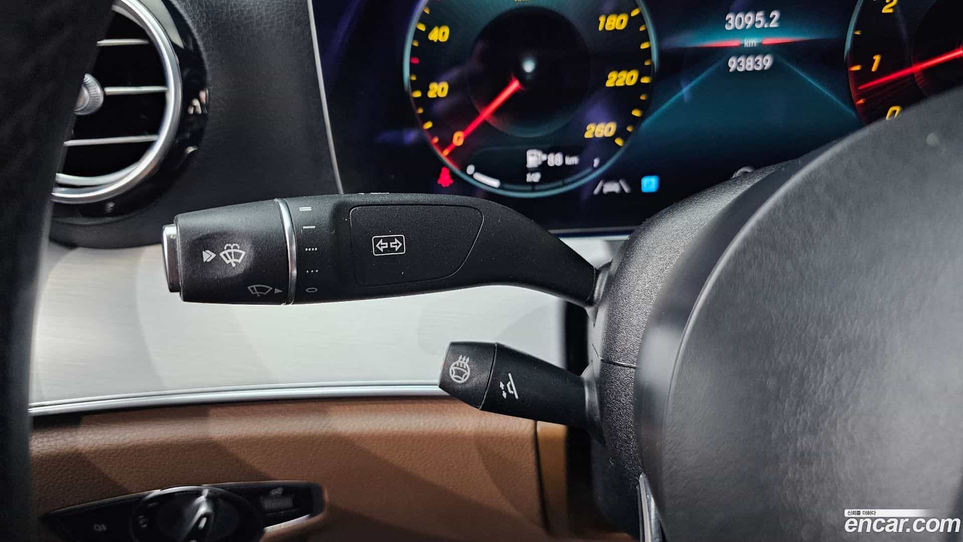 E-Class Mercedes-Benz 2020.11-OPTION-040