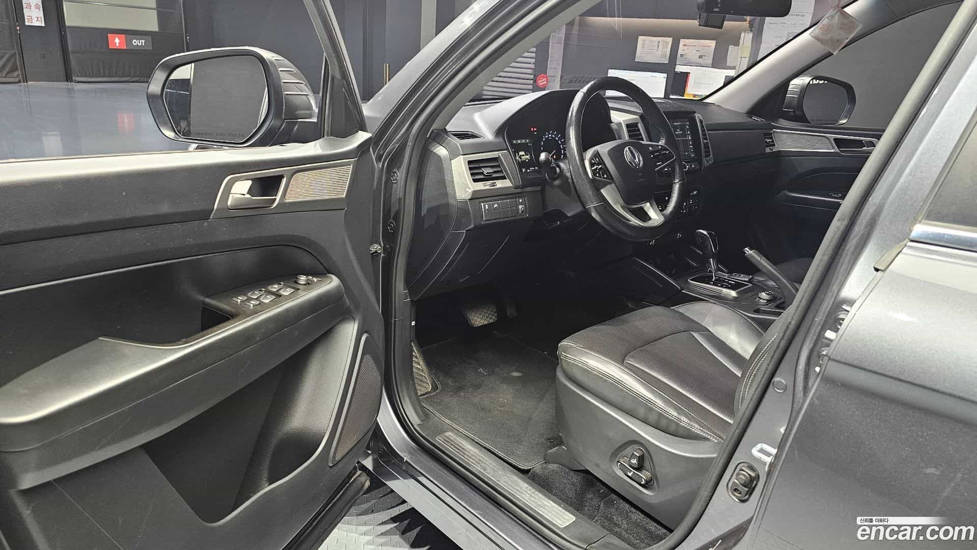 Rexton KG Mobility 2018.7-INNER-010