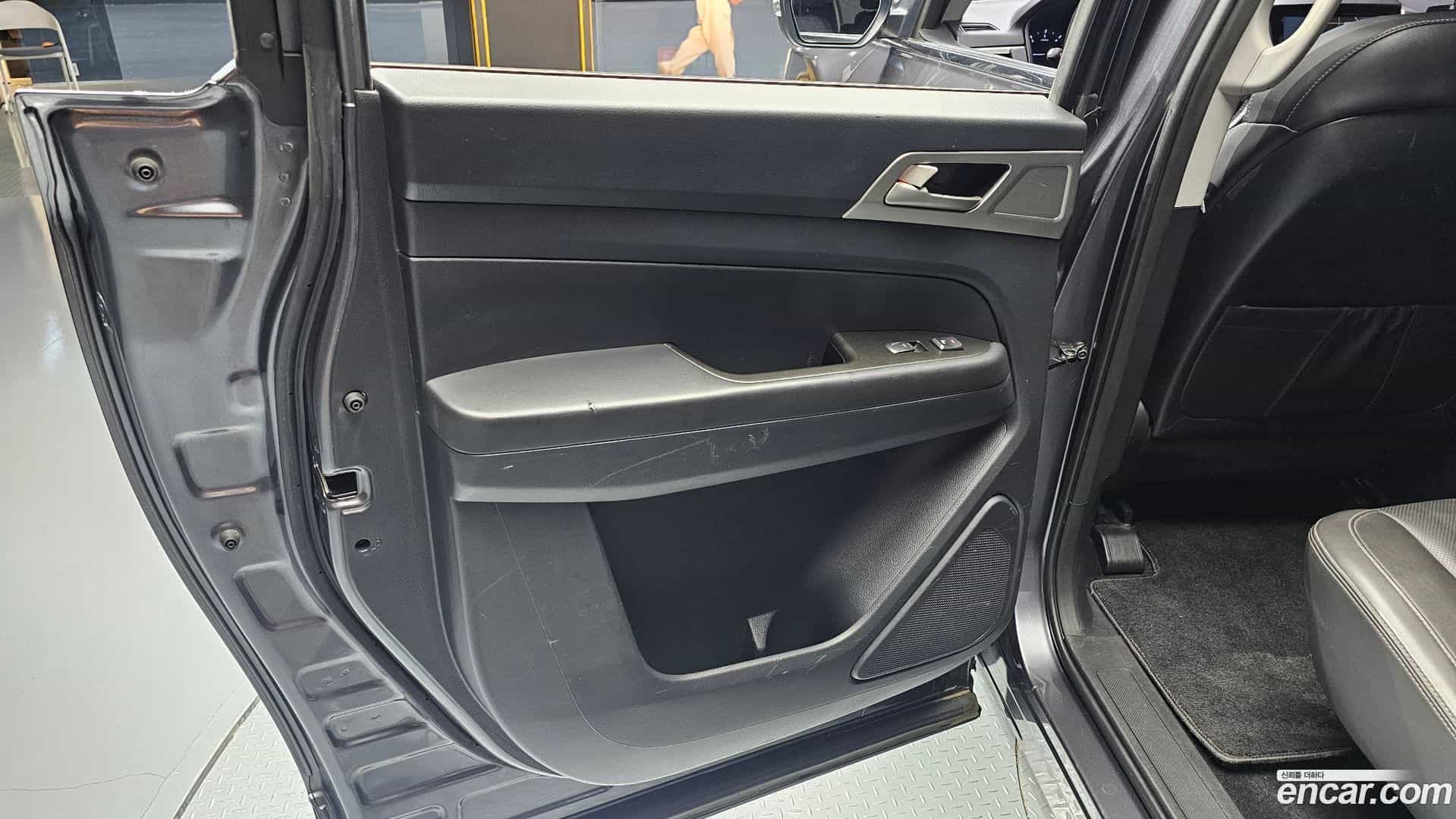 Rexton KG Mobility 2018.7-INNER-035