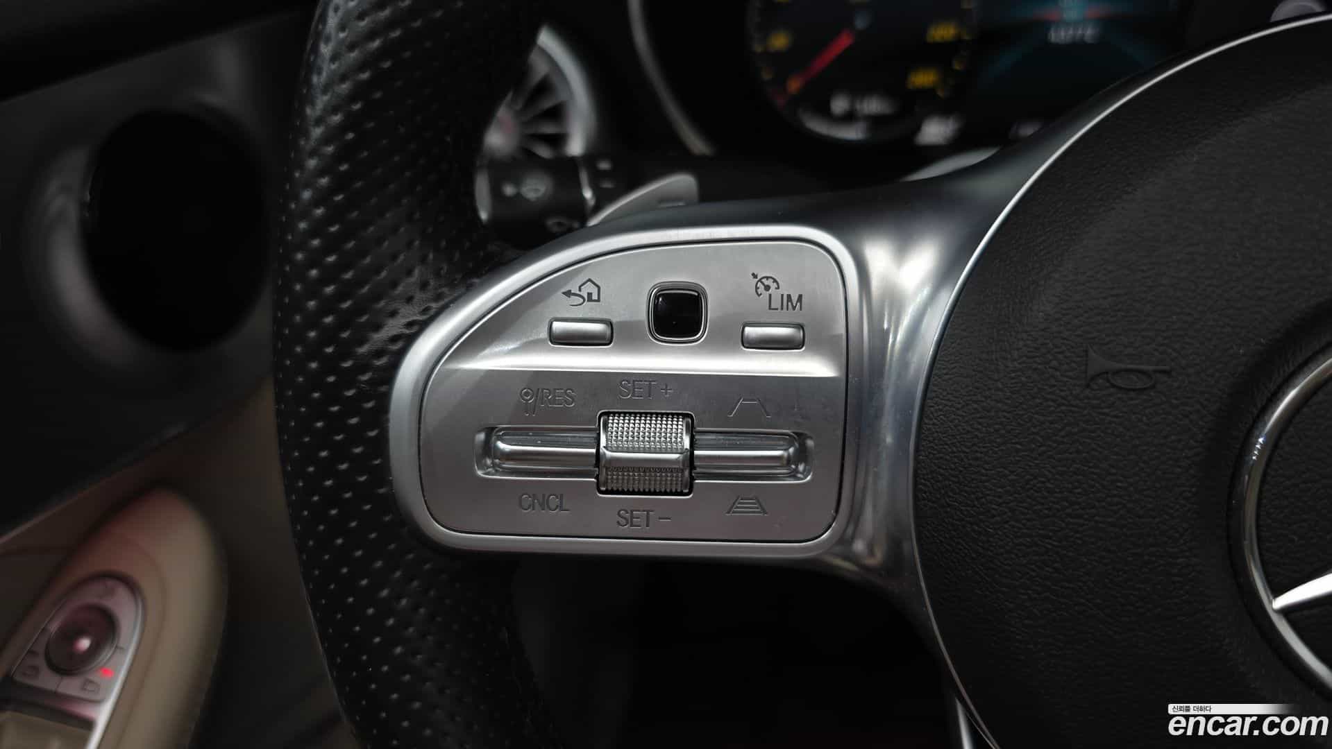 C-Class Mercedes-Benz 2021.9-OPTION-023