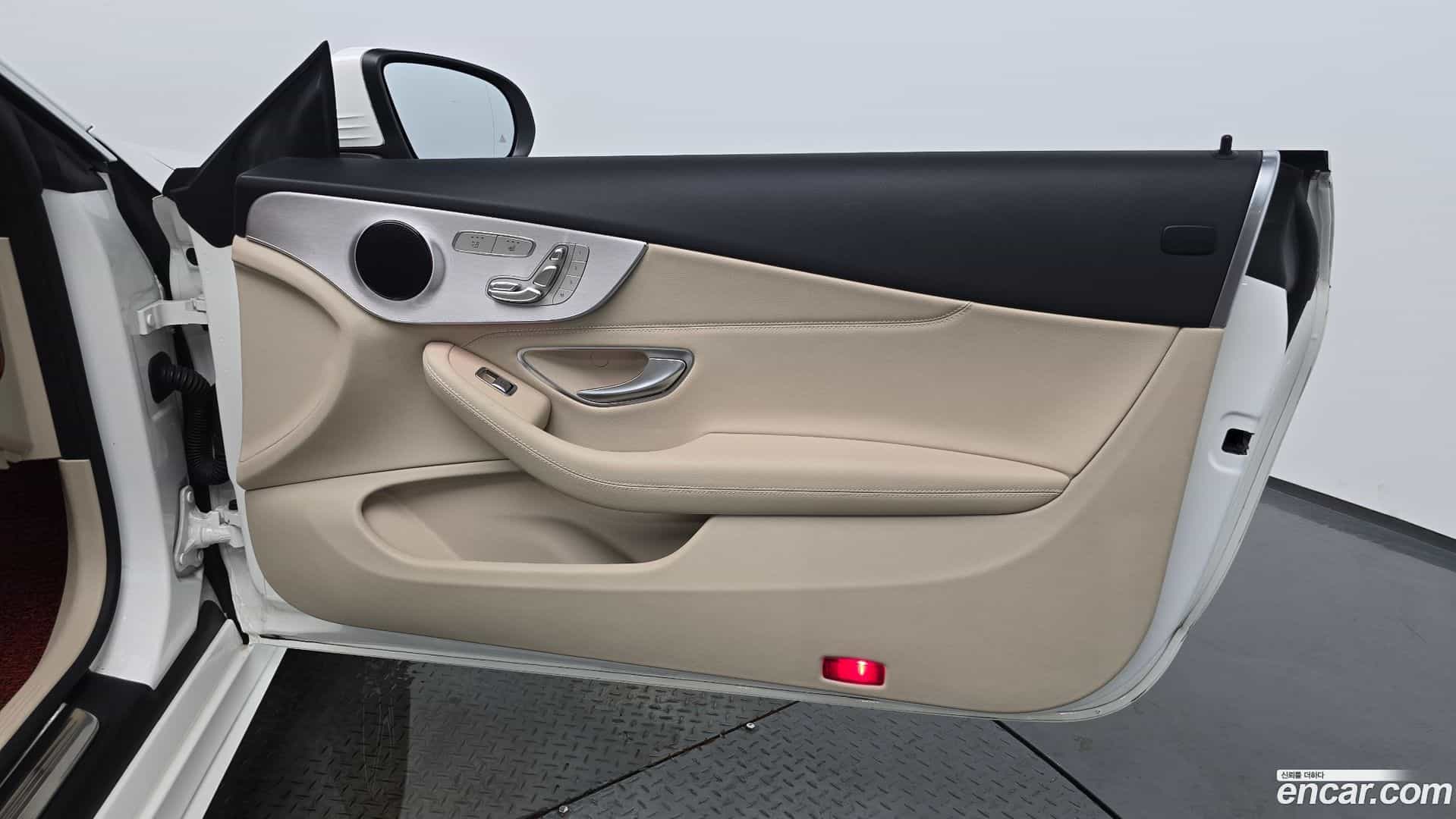 C-Class Mercedes-Benz 2021.9-INNER-035