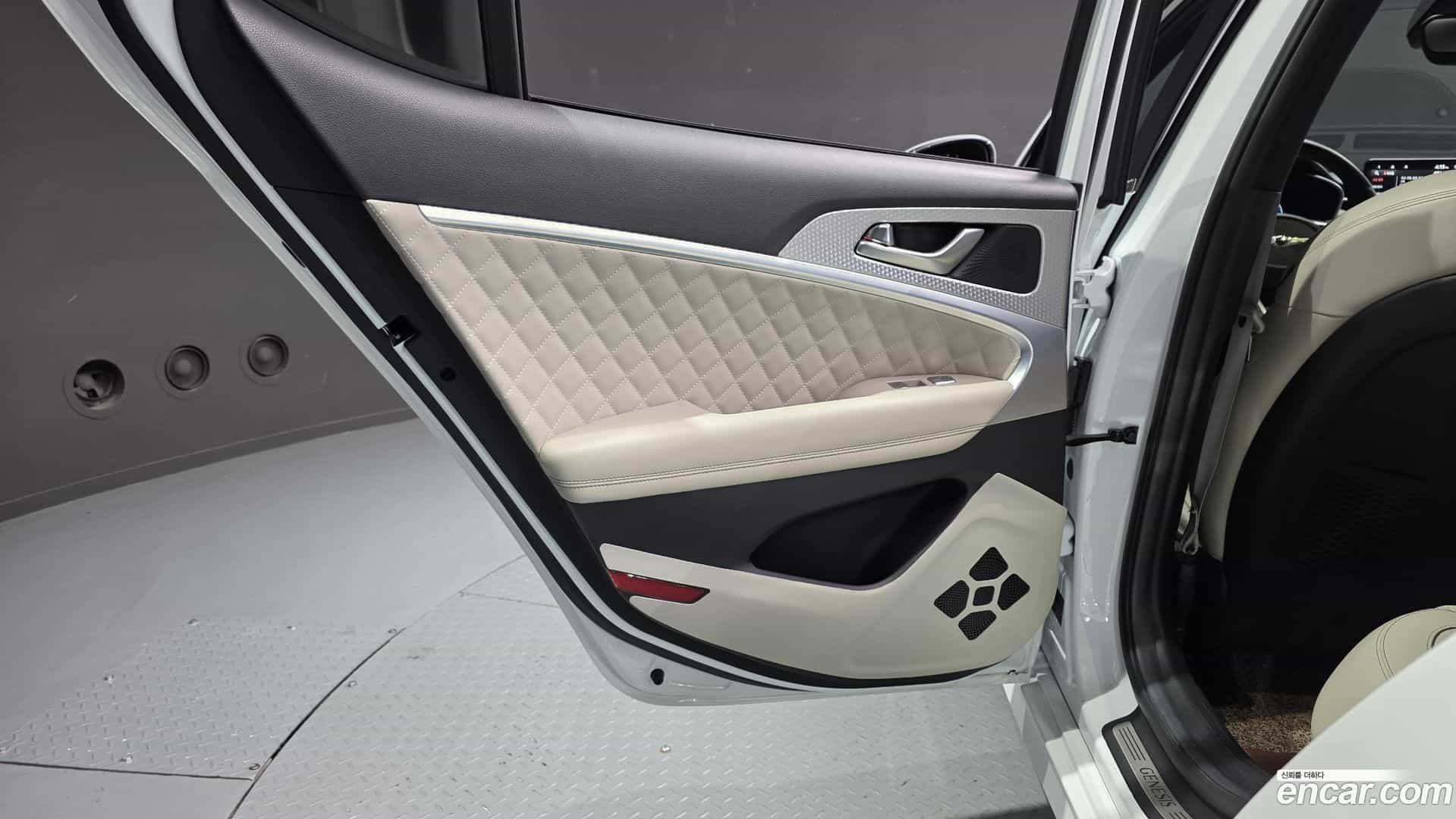 G70 Genesis 2021.11-INNER-035