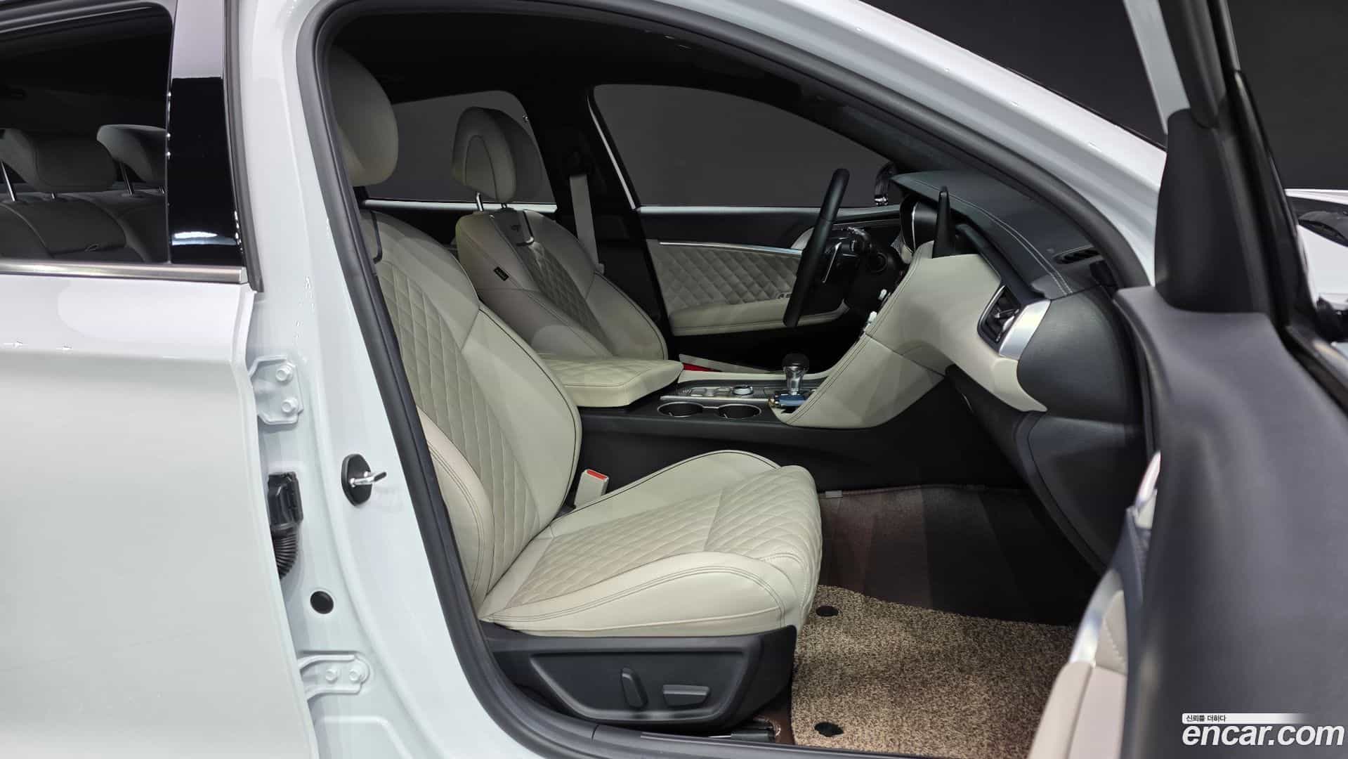 G70 Genesis 2021.11-INNER-036