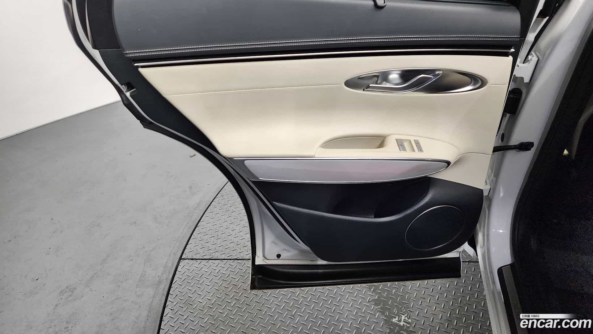 GV70 Genesis 2022.6-INNER-035