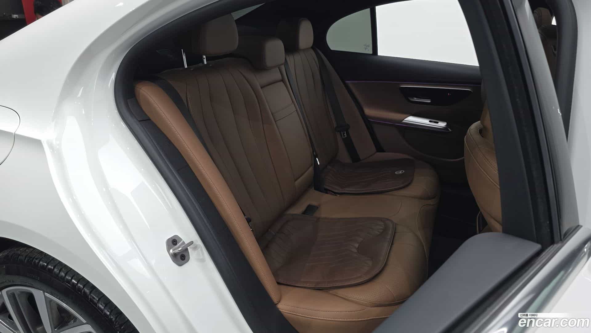 E-Class Mercedes-Benz 2024.8-OPTION-015