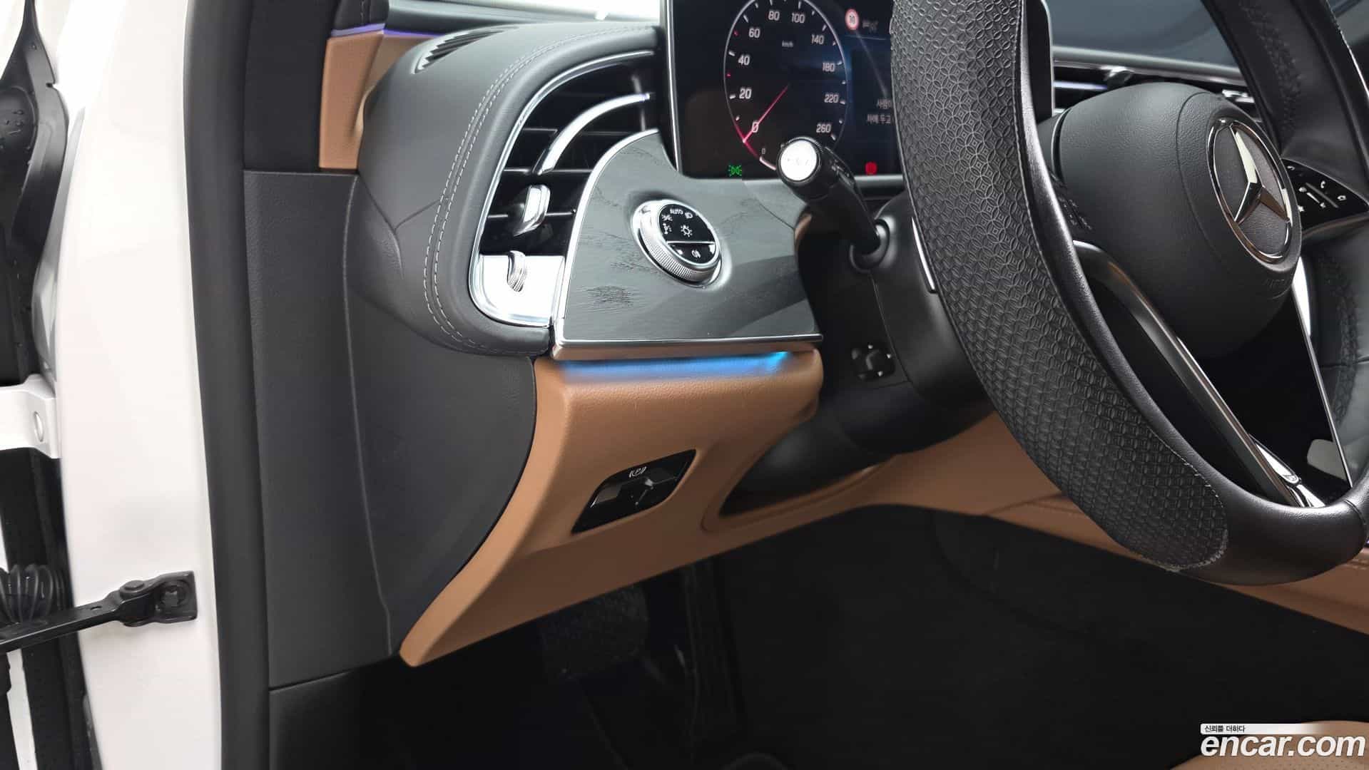 E-Class Mercedes-Benz 2024.8-OPTION-017