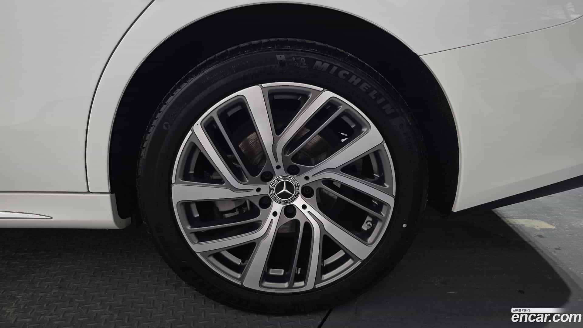 E-Class Mercedes-Benz 2024.8-OUTER-031