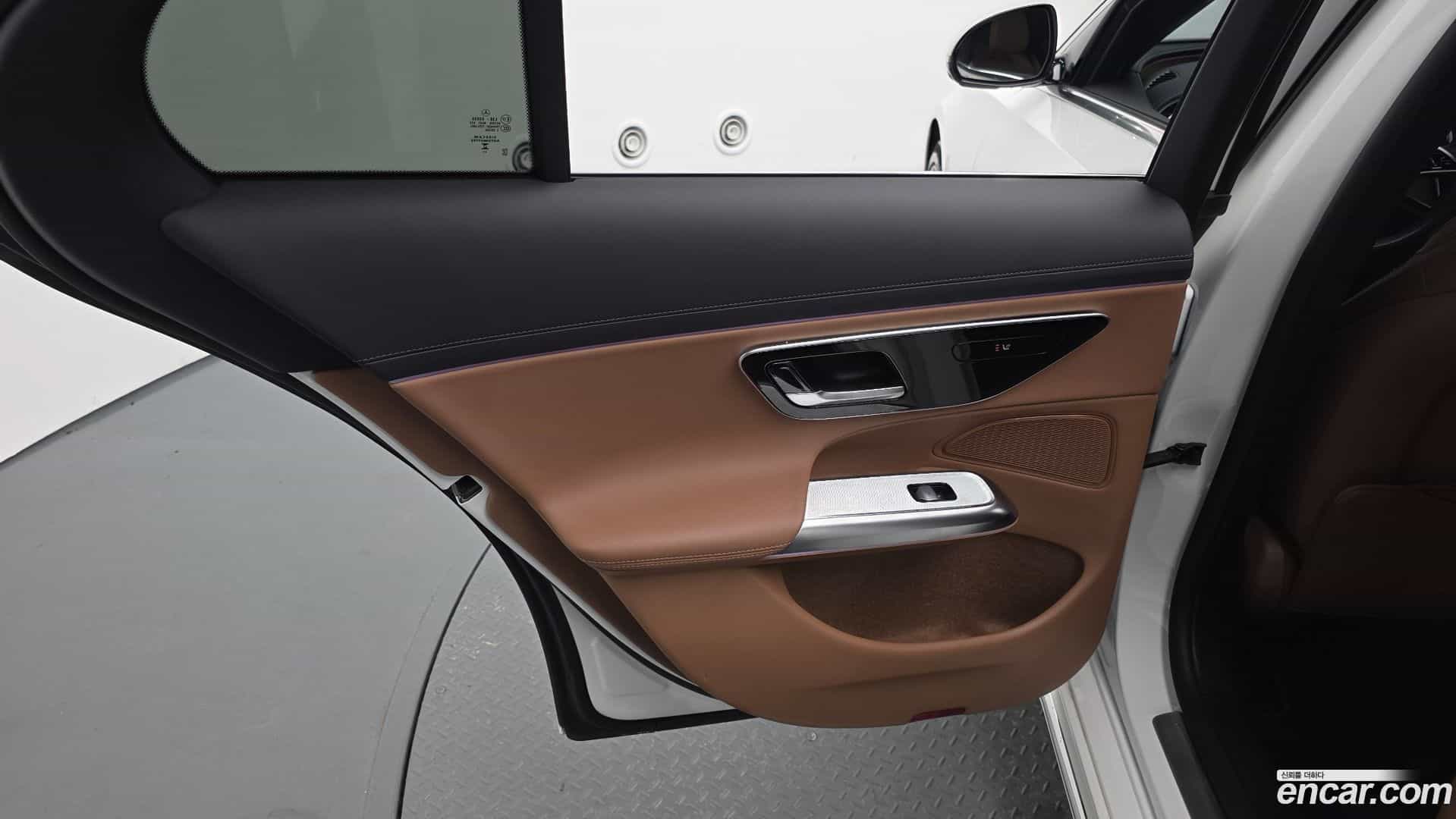 E-Class Mercedes-Benz 2024.8-INNER-035