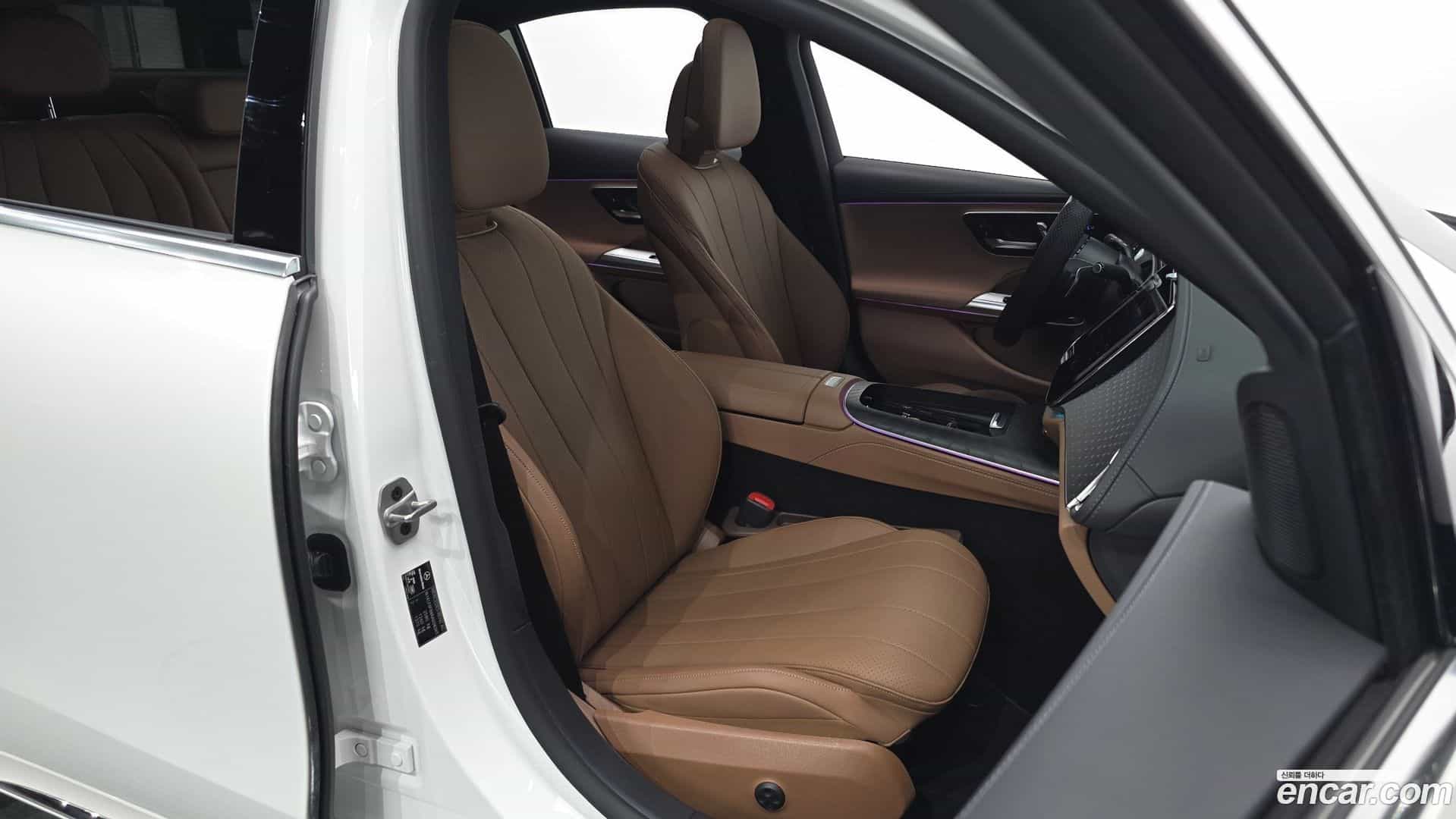 E-Class Mercedes-Benz 2024.8-INNER-036