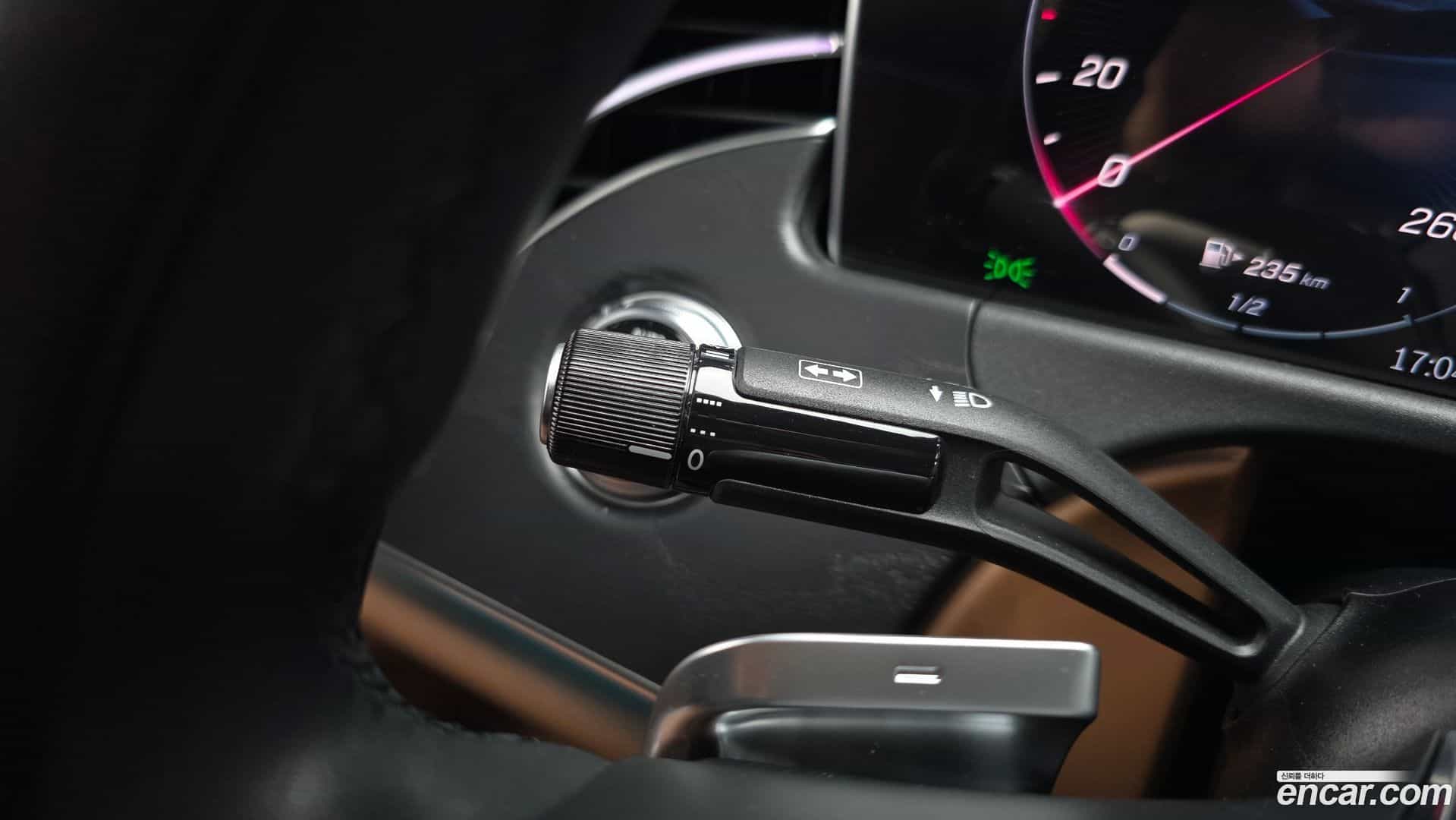E-Class Mercedes-Benz 2024.8-OPTION-042