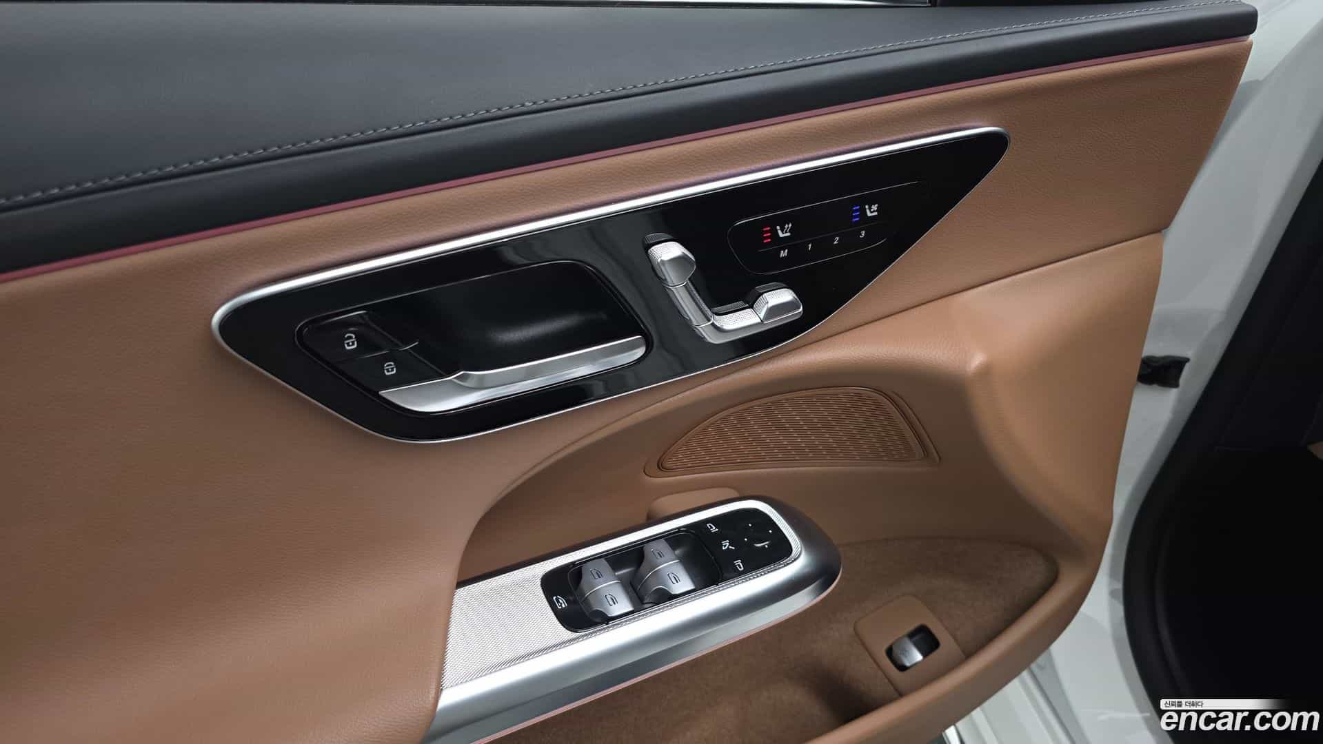 E-Class Mercedes-Benz 2024.8-OPTION-043