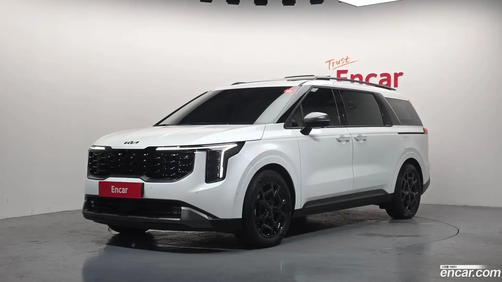 Canival Kia 2025.10-OUTER-001