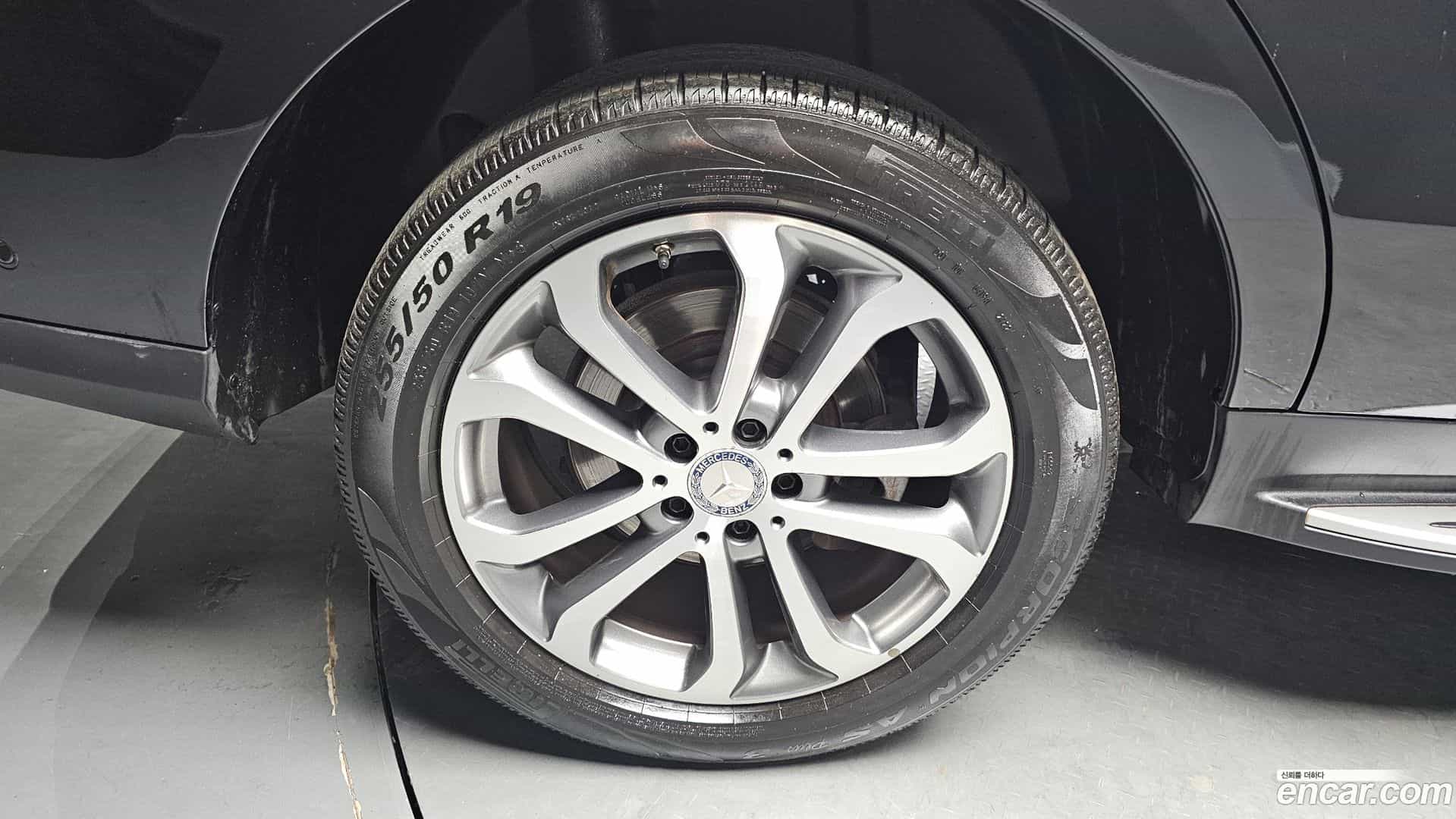 GLE-Class Mercedes-Benz 2016.3-OUTER-005