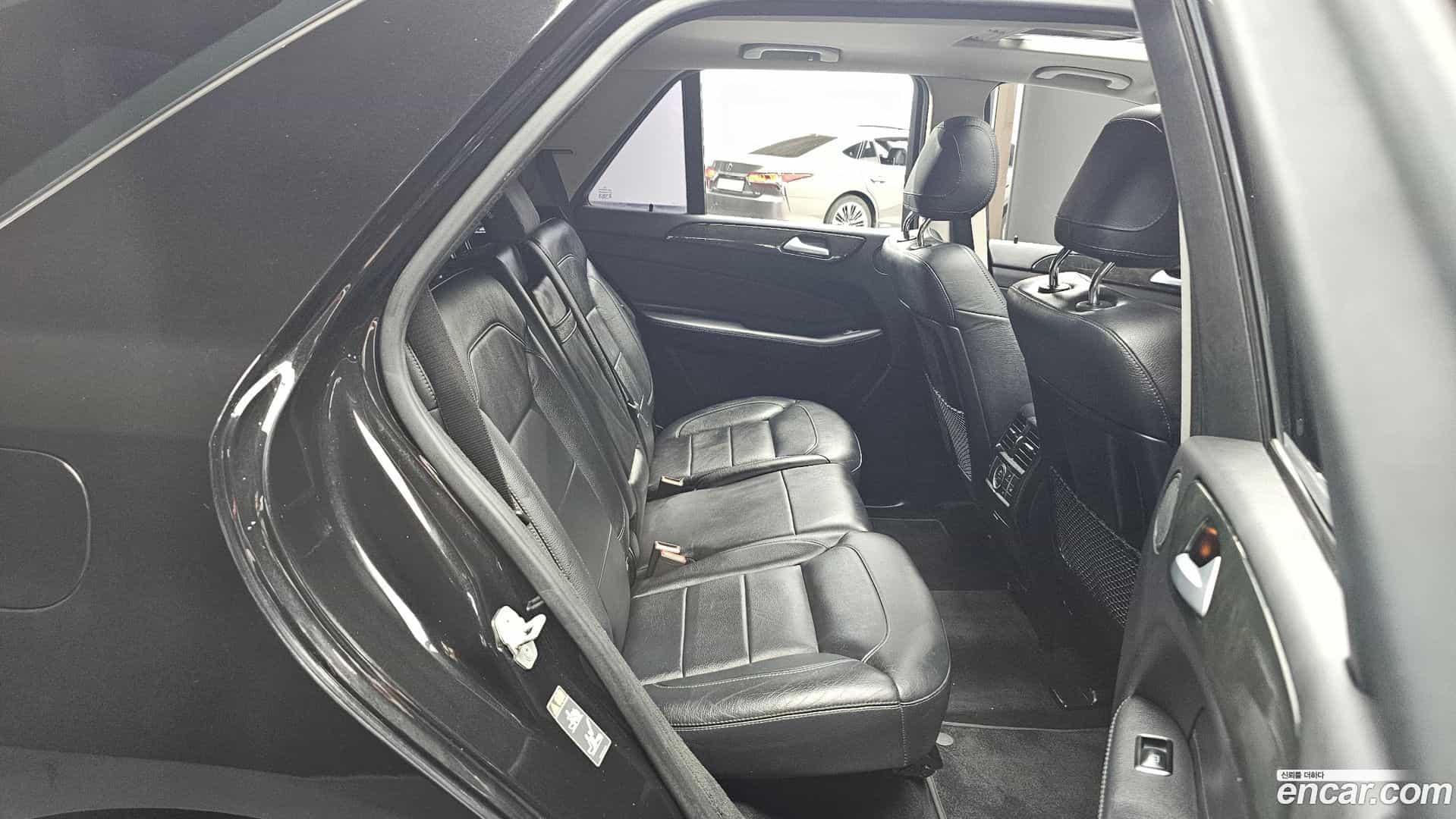GLE-Class Mercedes-Benz 2016.3-OPTION-015