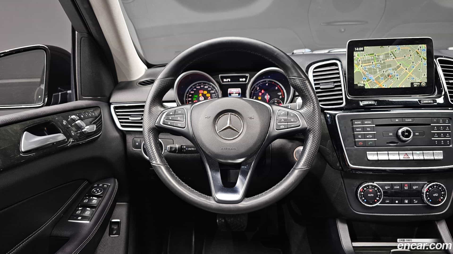 GLE-Class Mercedes-Benz 2016.3-OPTION-017