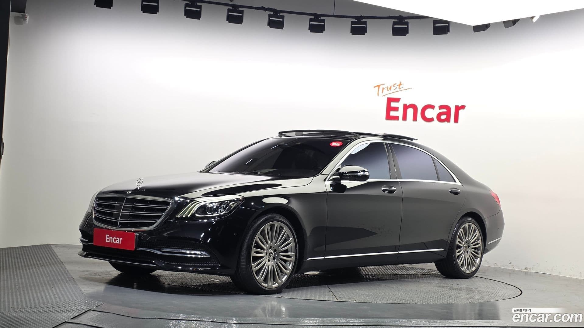 Main__Slider__Photo:S-Class Mercedes-Benz 2019.3-0
