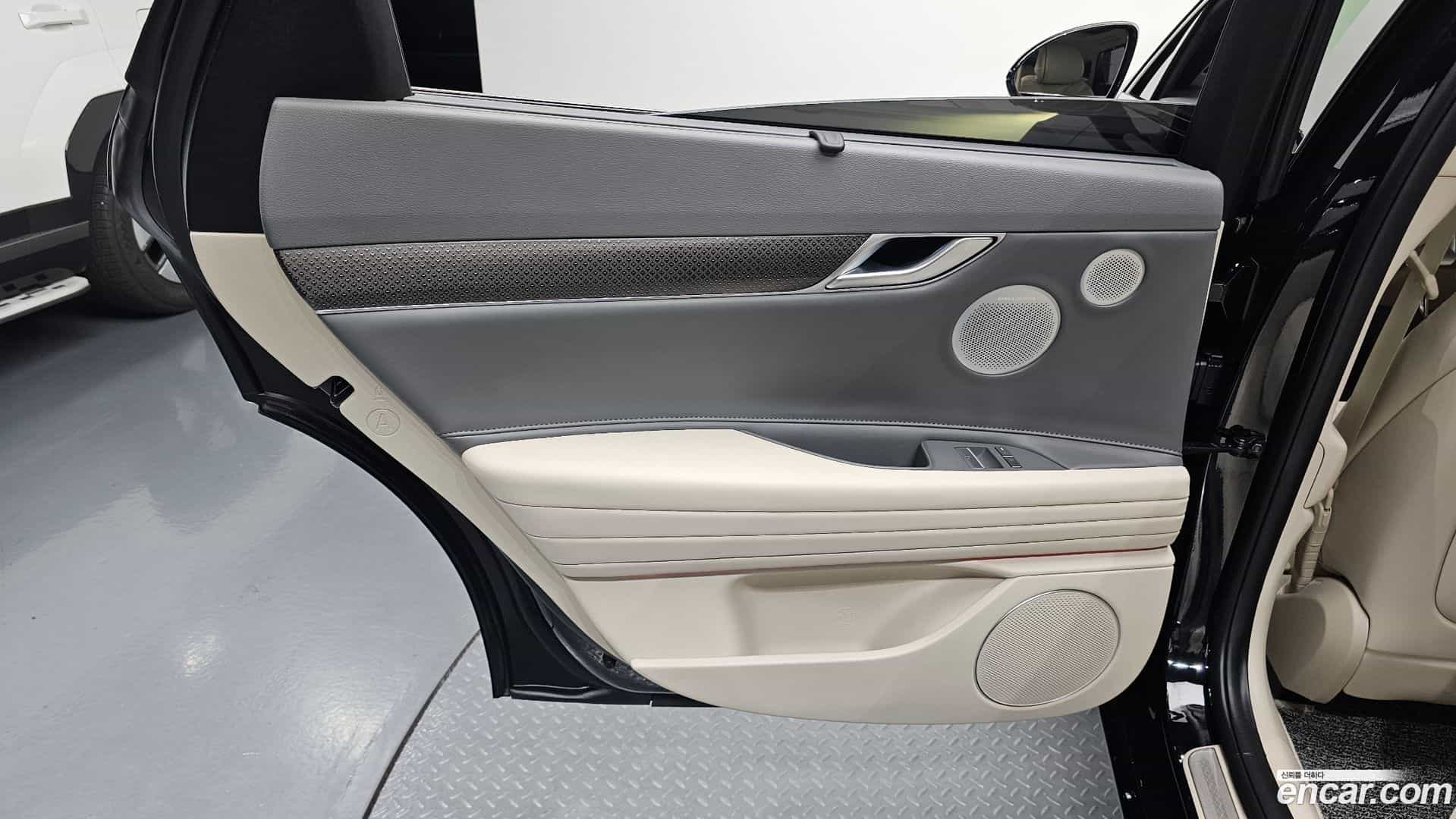 G80 Genesis 2025.3-INNER-035