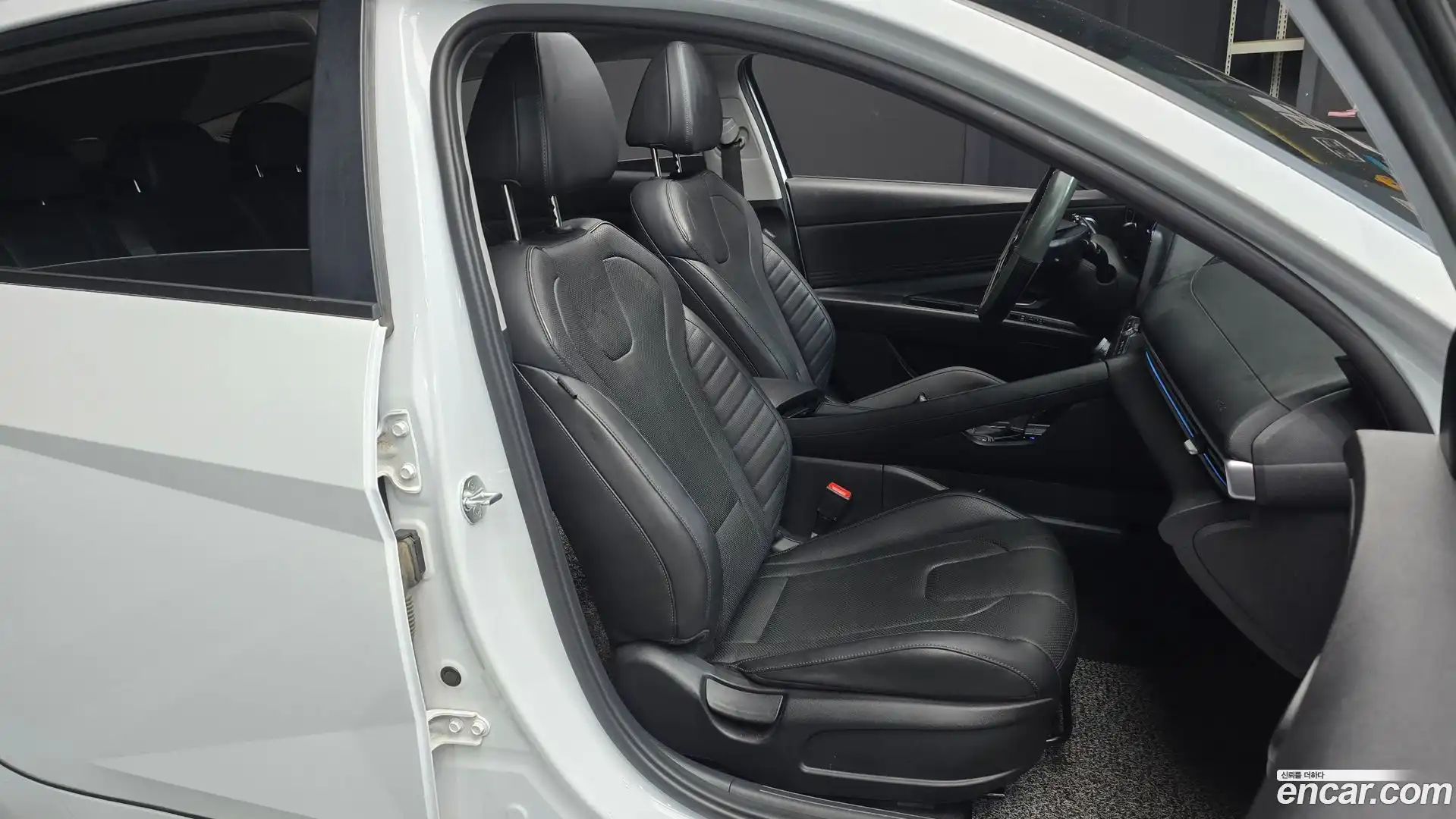 AVANTE Hyundai 2020.7-OPTION-016