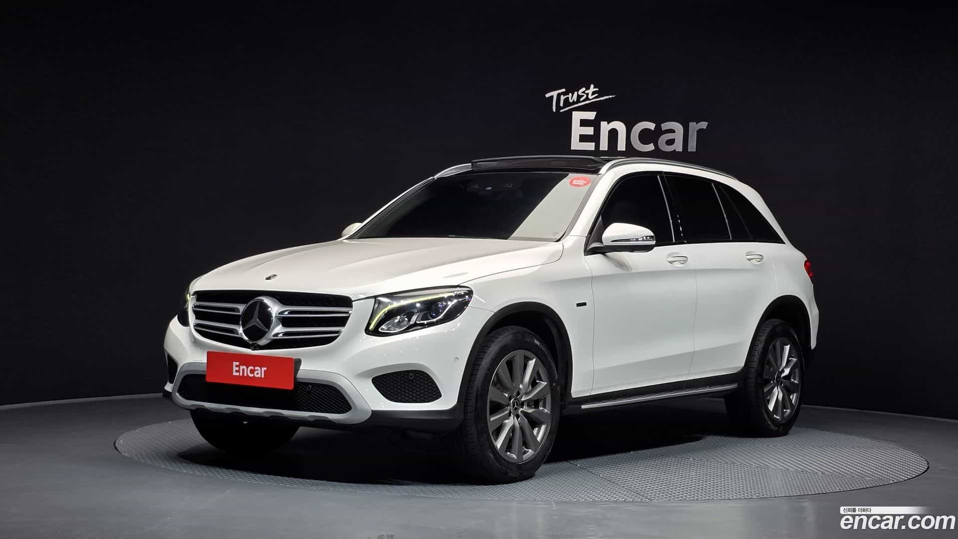 GLC-Class Mercedes-Benz 2019.7-OUTER-001