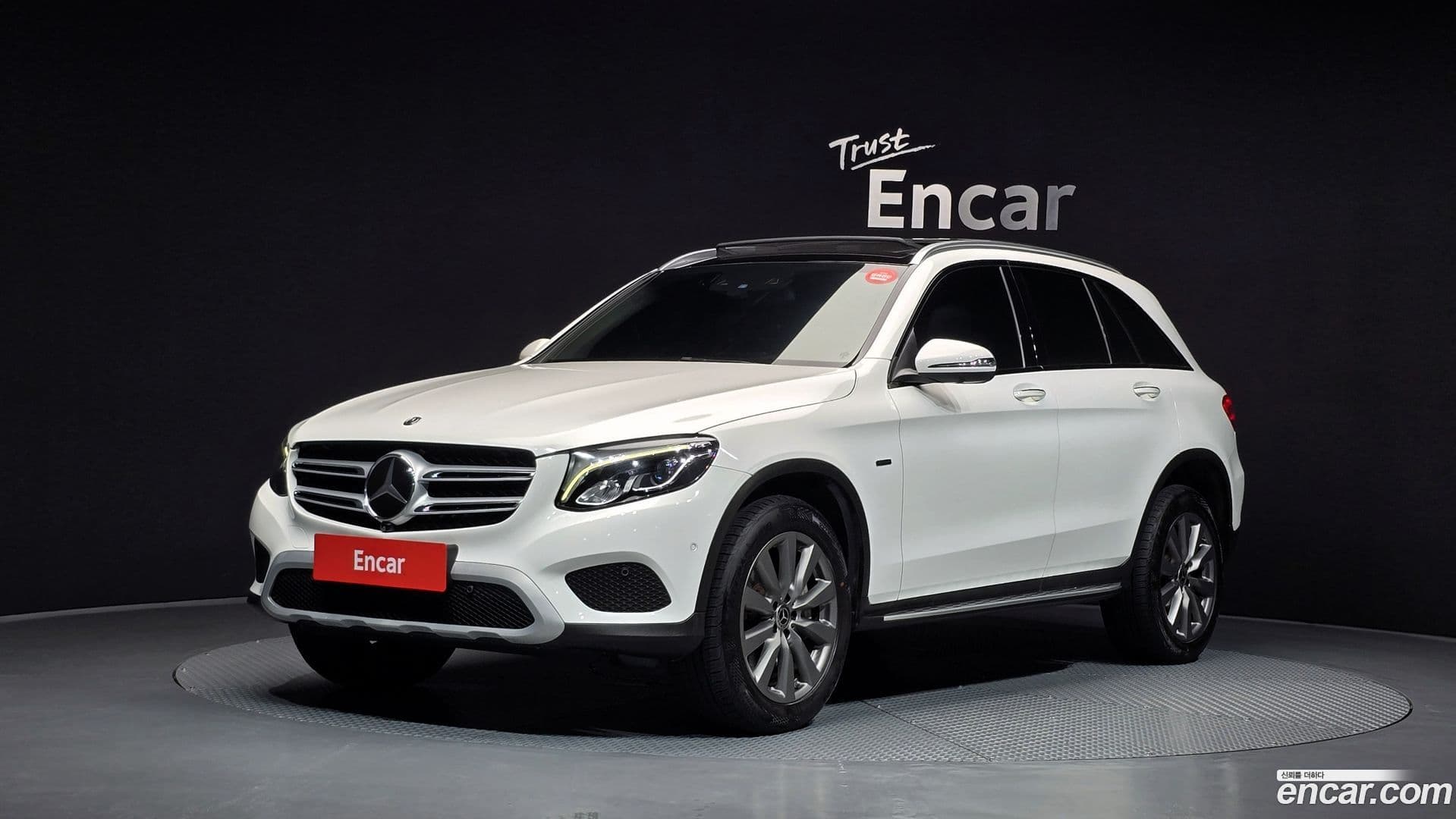 Main__Slider__Photo:GLC-Class Mercedes-Benz 2019.7-0
