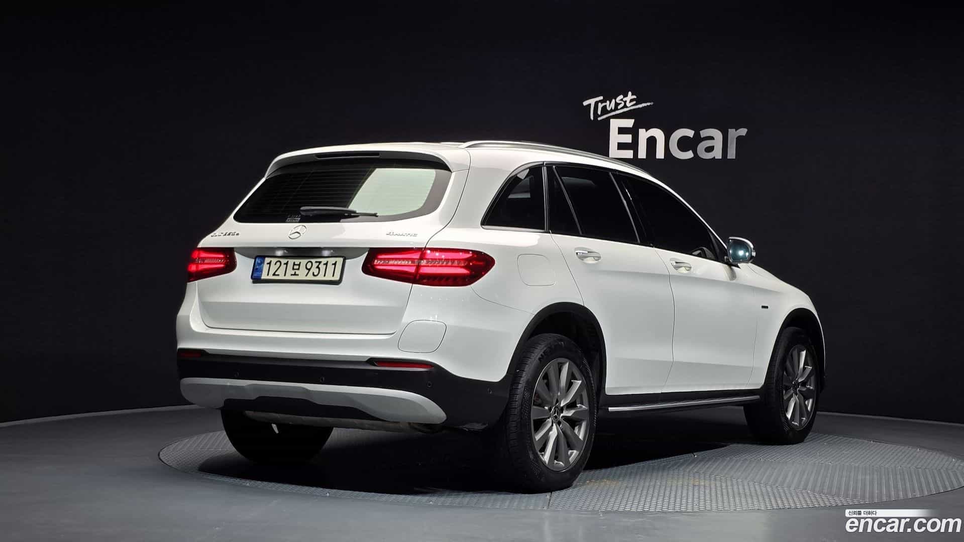 GLC-Class Mercedes-Benz 2019.7-OUTER-002